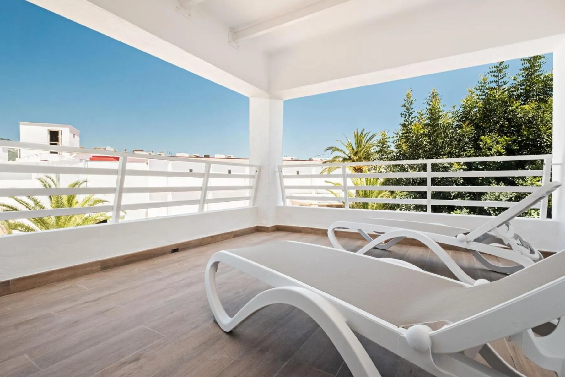 Decorative detail in azuLine Hotel Palmanova Garden