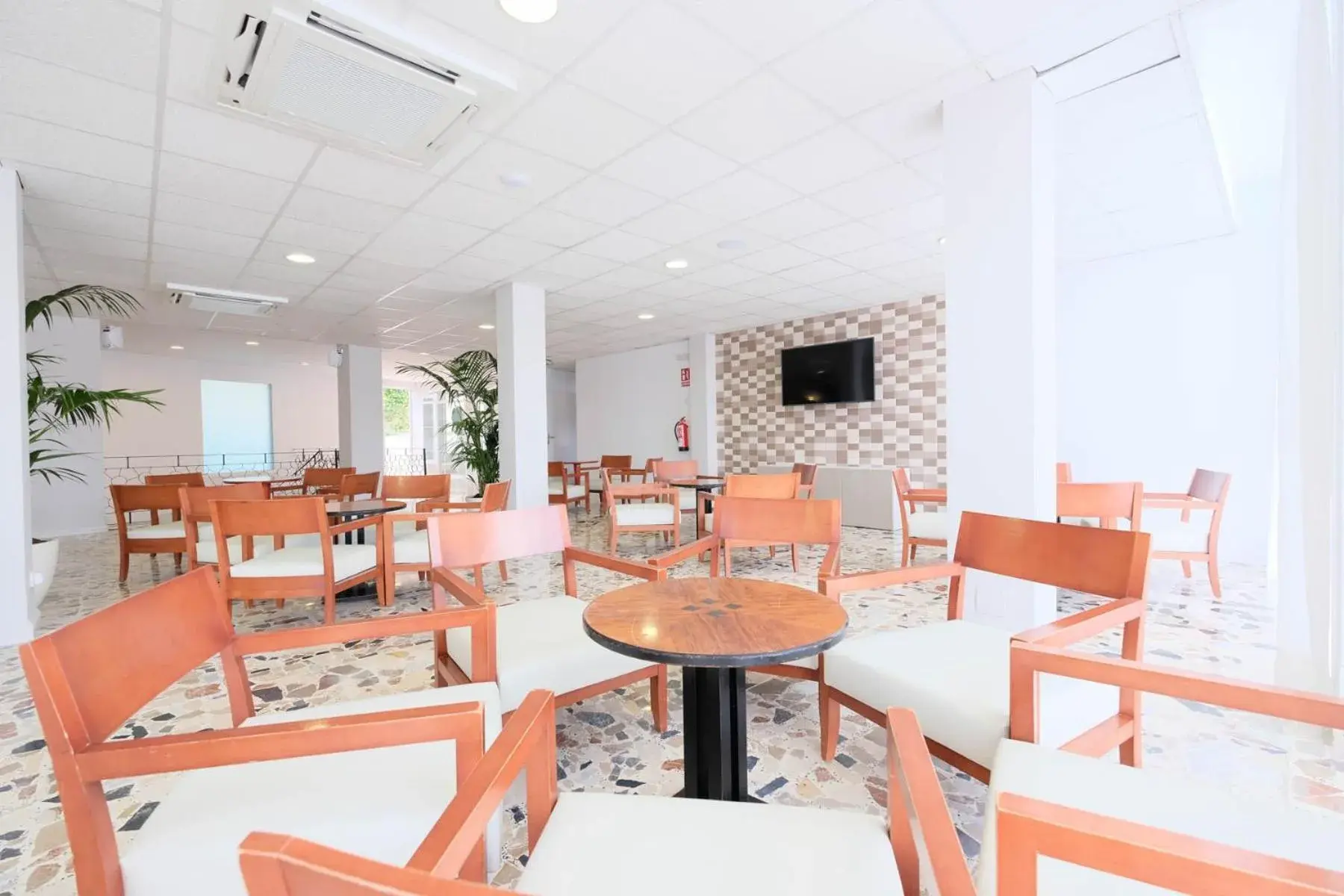 Living room in azuLine Hotel Palmanova Garden Living room in azuLine Hotel Palmanova Garden