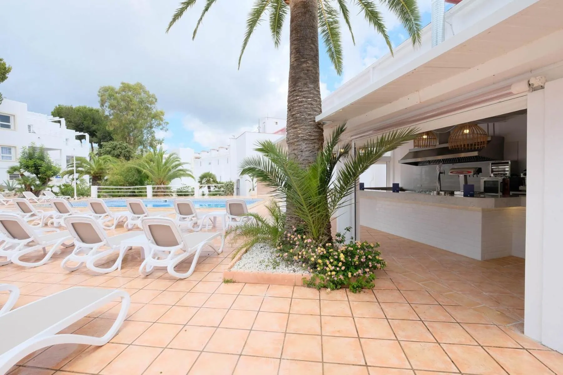 Swimming pool in azuLine Hotel Palmanova Garden