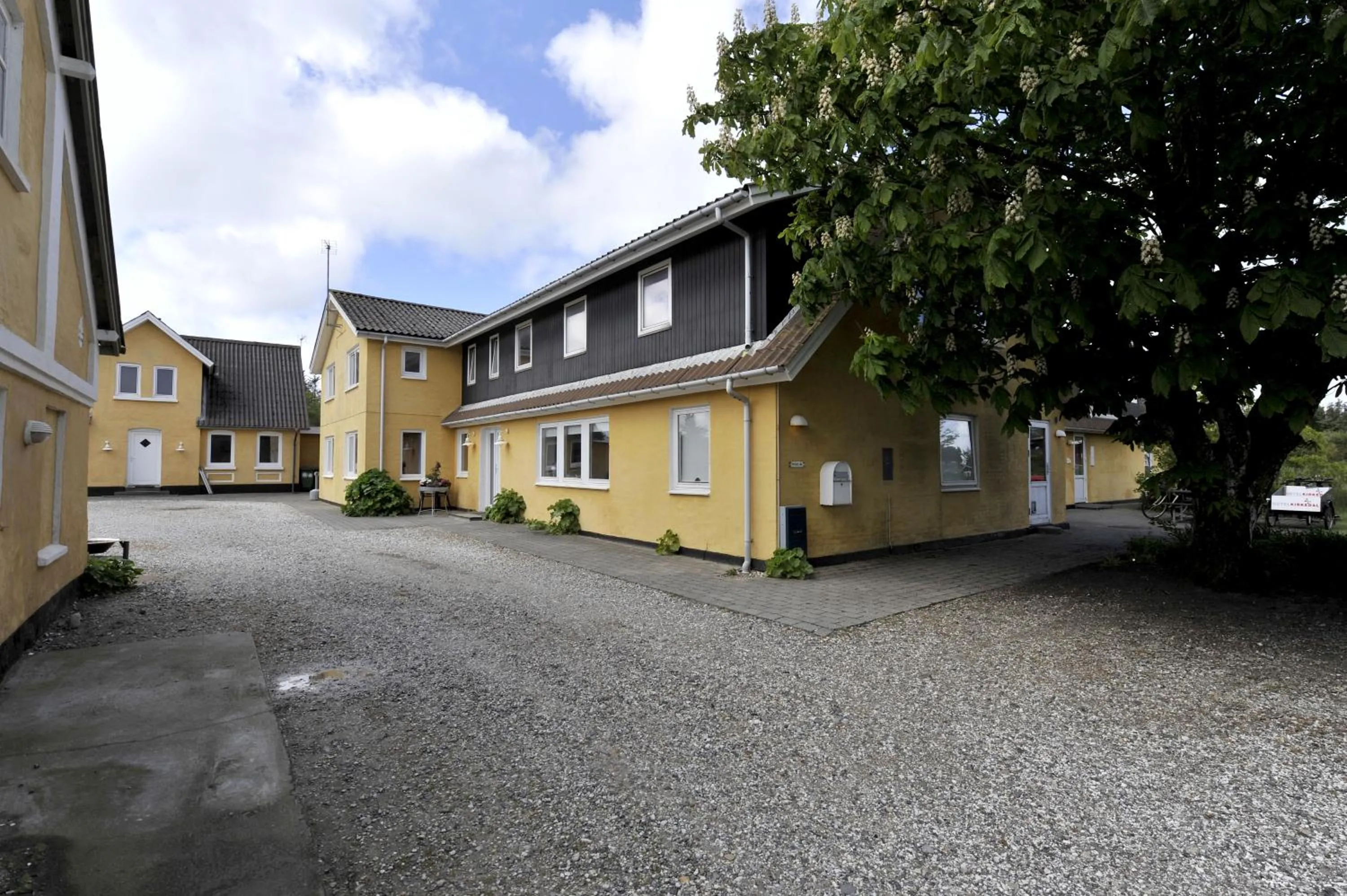 Property building in Hotel Kirkedal B&B