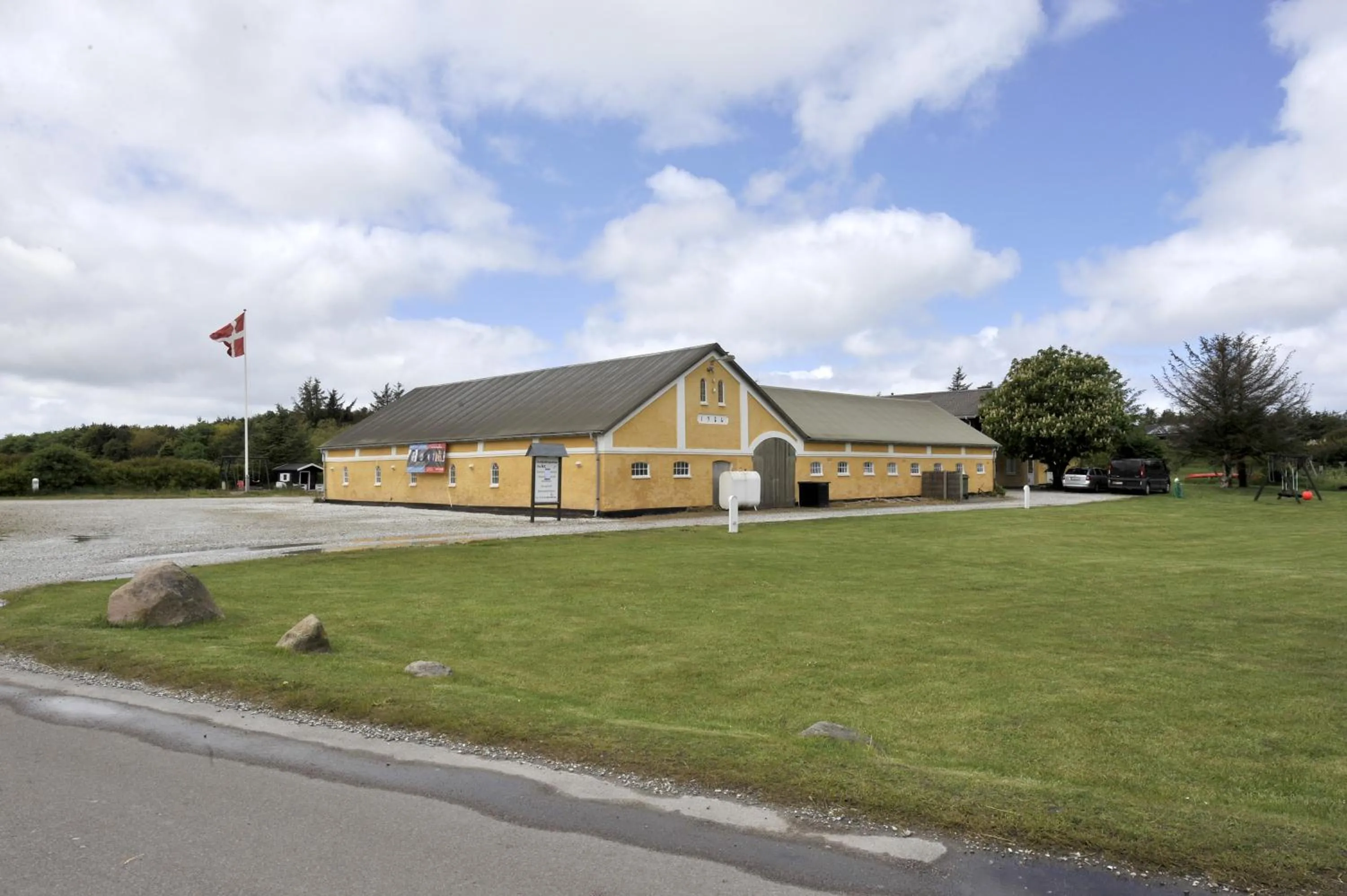 Property building in Hotel Kirkedal B&B