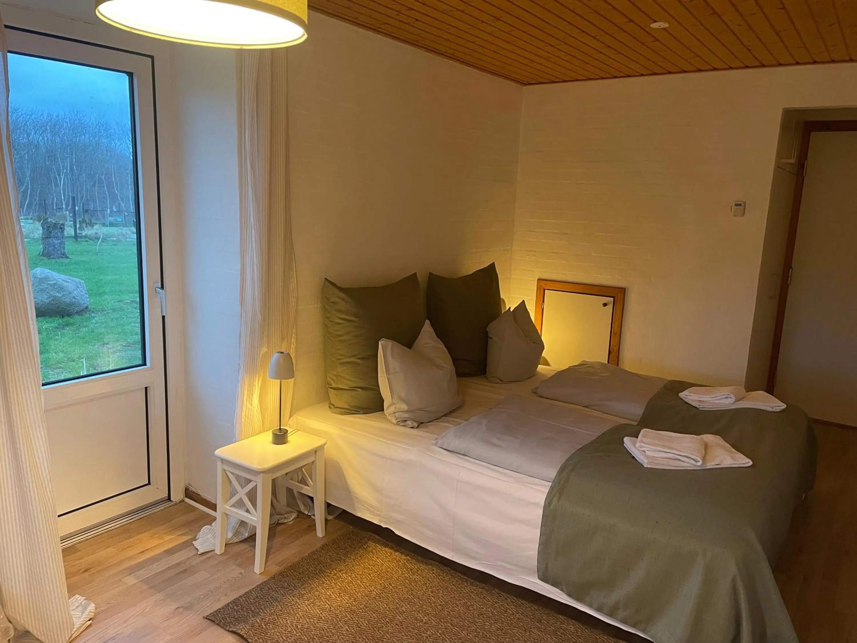 Balcony/Terrace, Bed in Hotel Kirkedal B&B