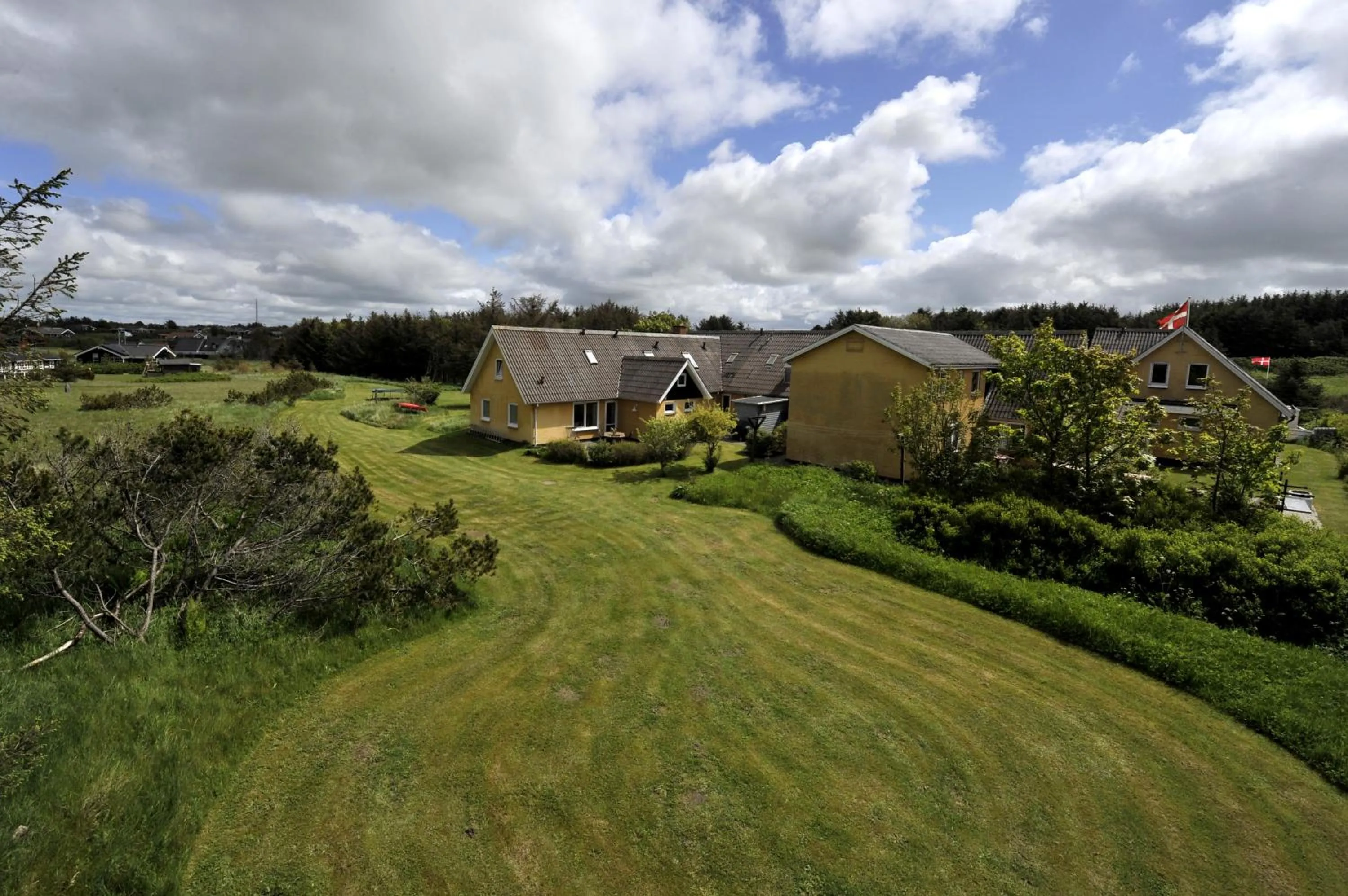 Garden view in Hotel Kirkedal B&B