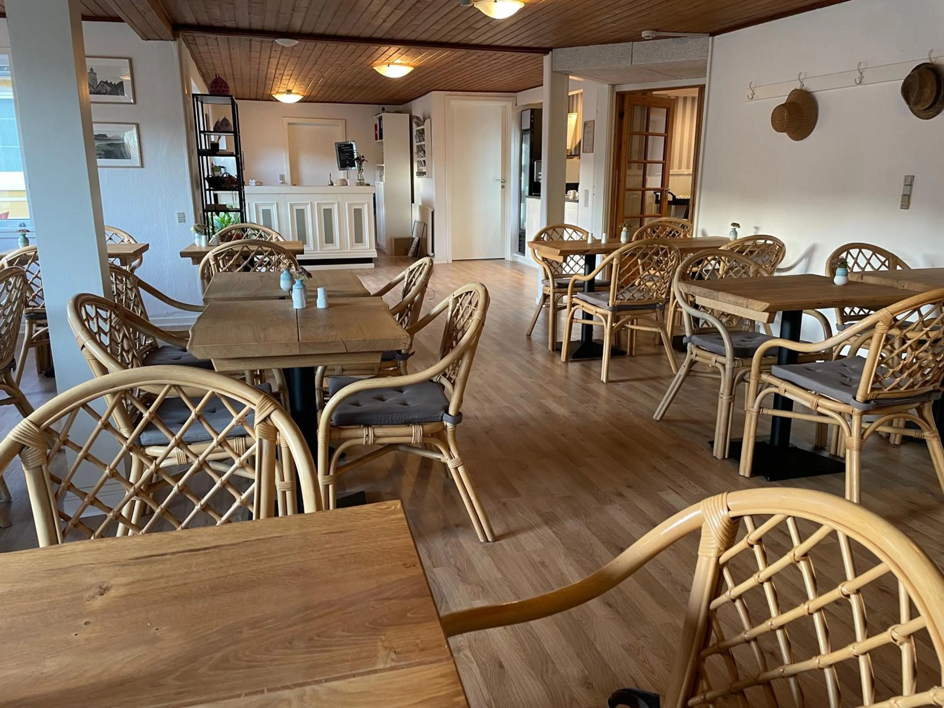 Restaurant/places to eat in Hotel Kirkedal B&B