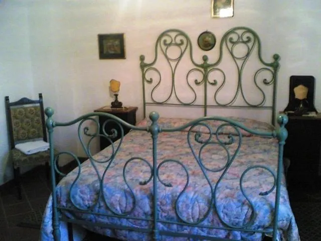 Bed in Bed&Breakfast Giardino Agritourist