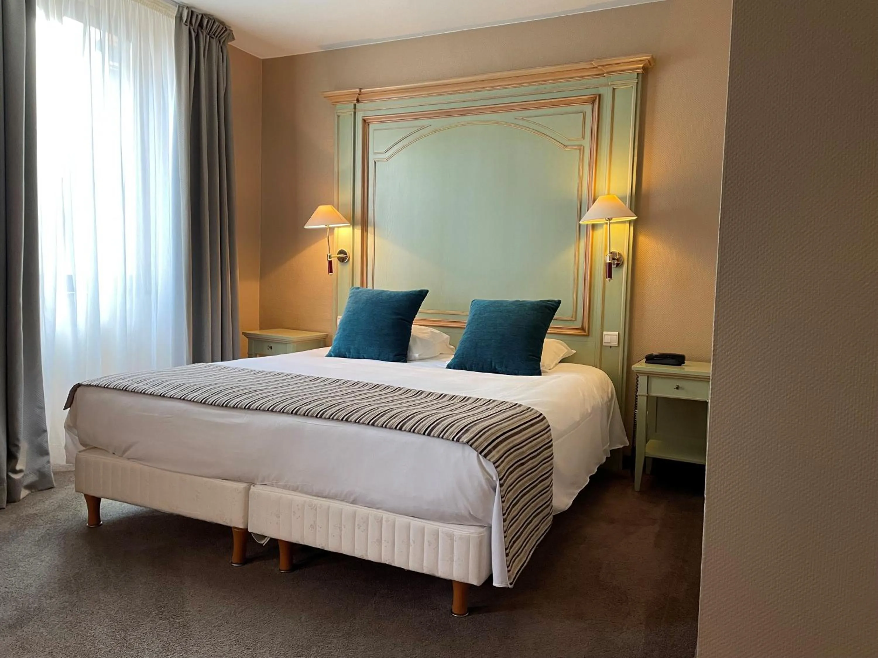 Bed in Hôtel EUROPE