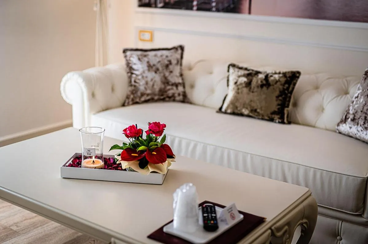 Seating area, Bed in Hotel Ca' D'Oro Tre Stelle Superior Adults only