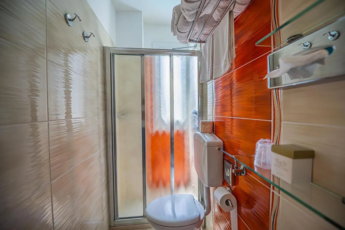 Bathroom in Hotel Ca' D'Oro Tre Stelle Superior Adults only