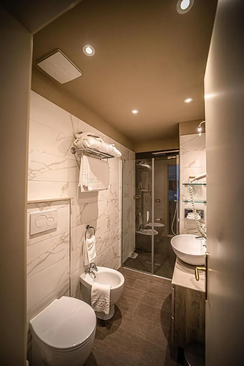 Bathroom in Hotel Ca' D'Oro Tre Stelle Superior Adults only