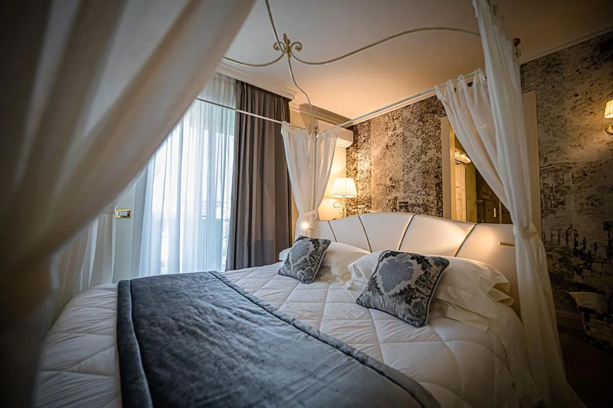 Bed in Hotel Ca' D'Oro Tre Stelle Superior Adults only