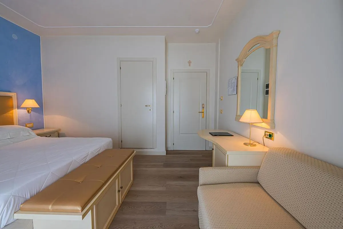 Bedroom, Bed in Hotel Ca' D'Oro Tre Stelle Superior Adults only