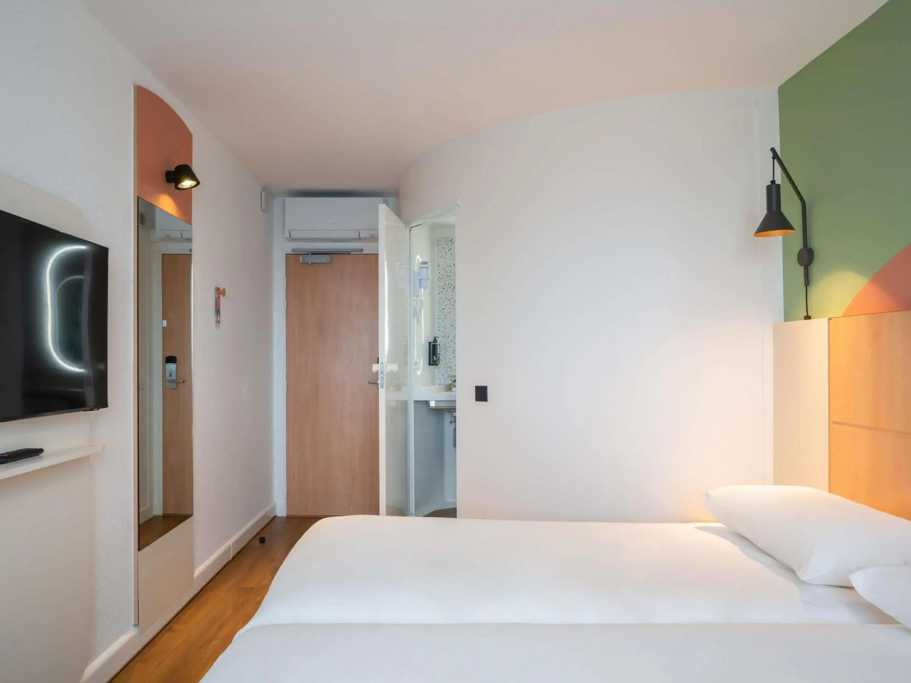 Bedroom, Bed in ibis Marne La Vallée Val d'Europe Bedroom, Bed in ibis Marne La Vallée Val d'Europe