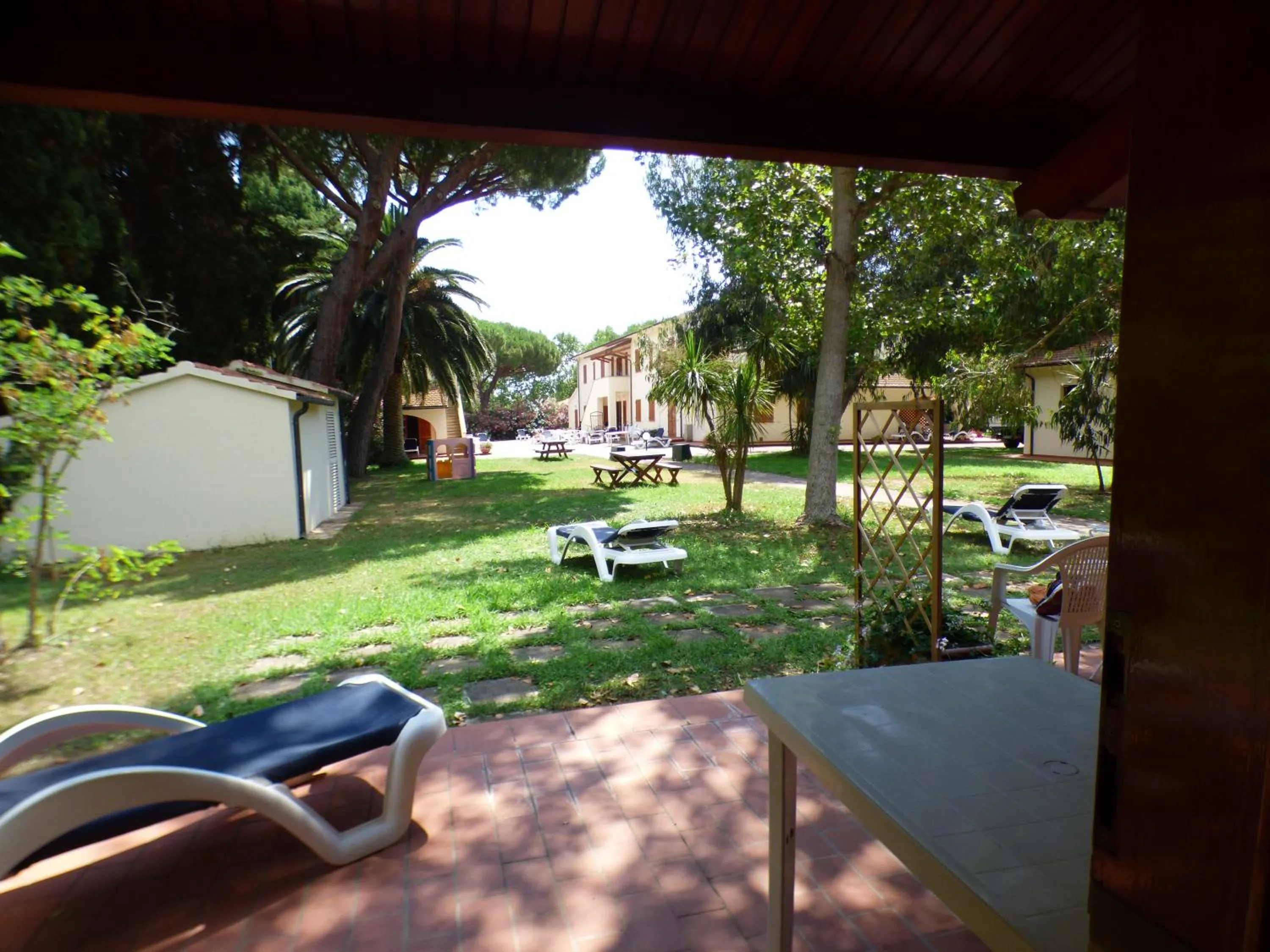 Garden view in Ghiacci Vecchi Residence