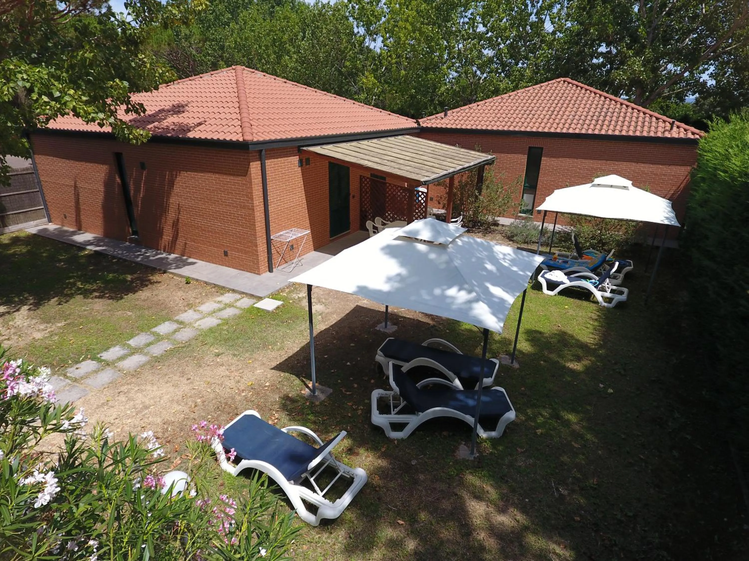 Garden in Ghiacci Vecchi Residence