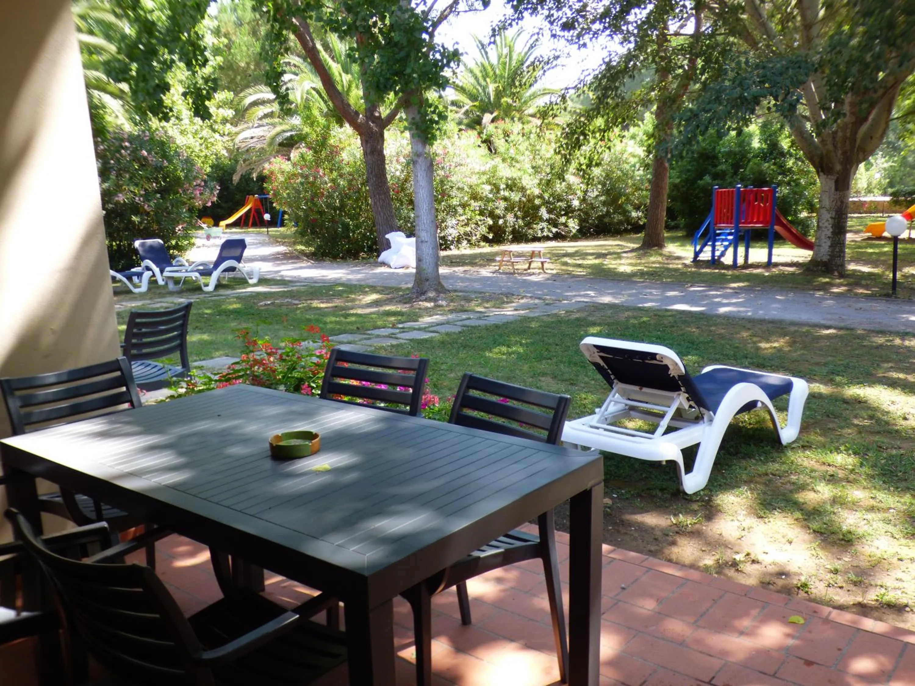 Garden view in Ghiacci Vecchi Residence