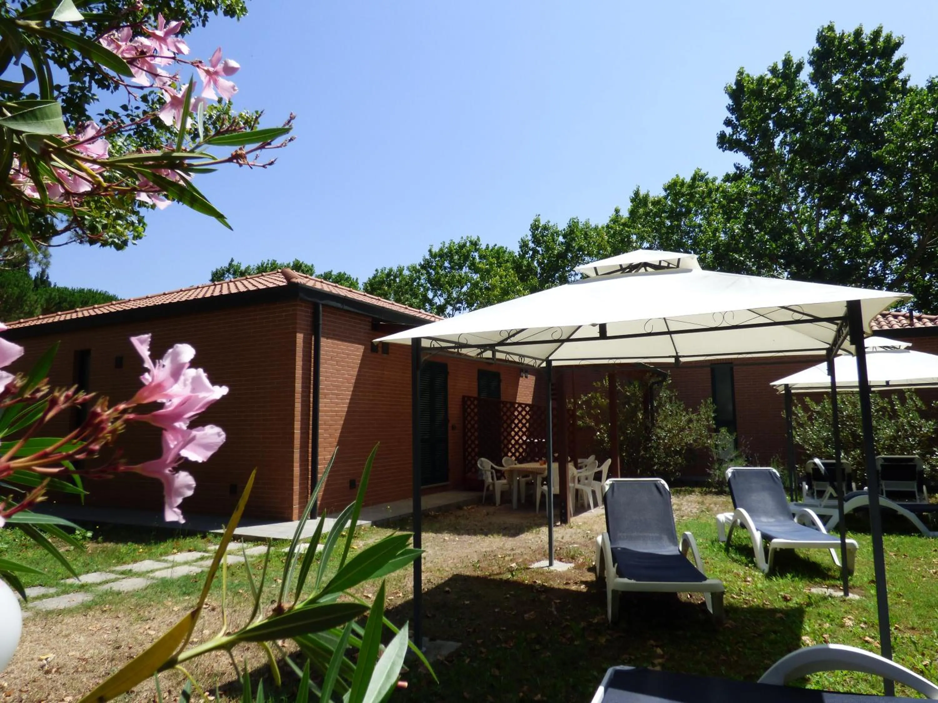 Garden in Ghiacci Vecchi Residence