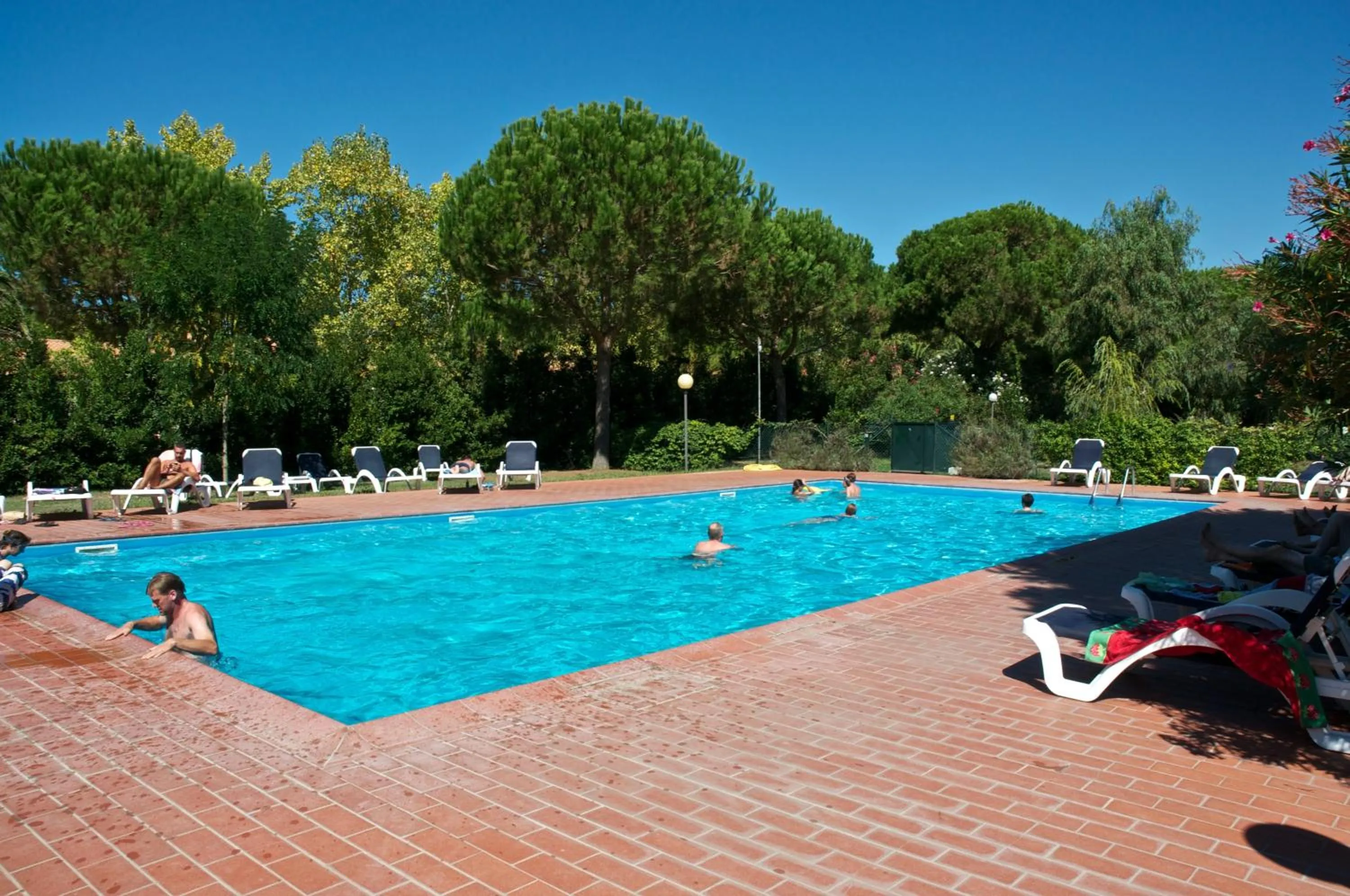 Swimming pool in Ghiacci Vecchi Residence