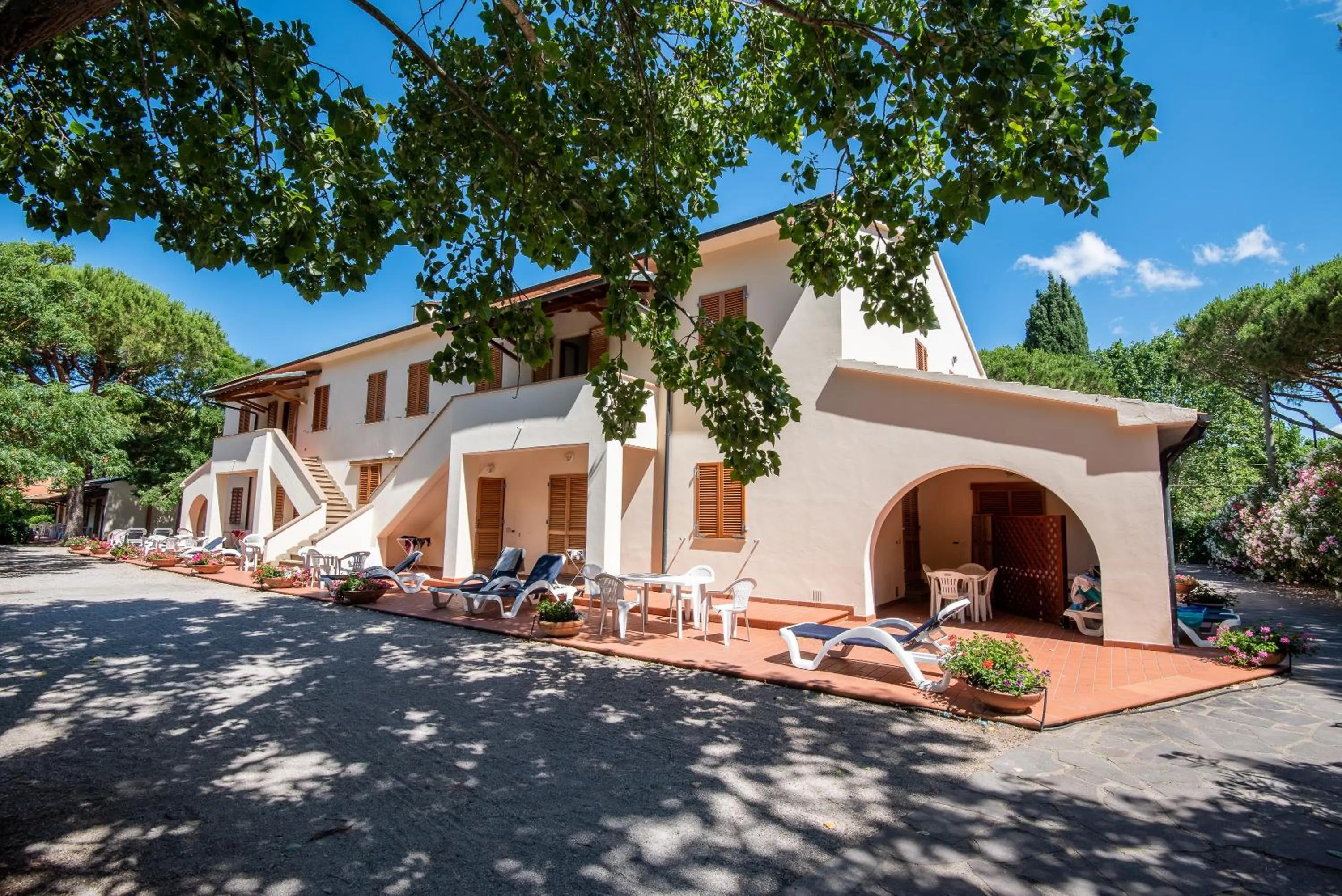 Property building in Ghiacci Vecchi Residence