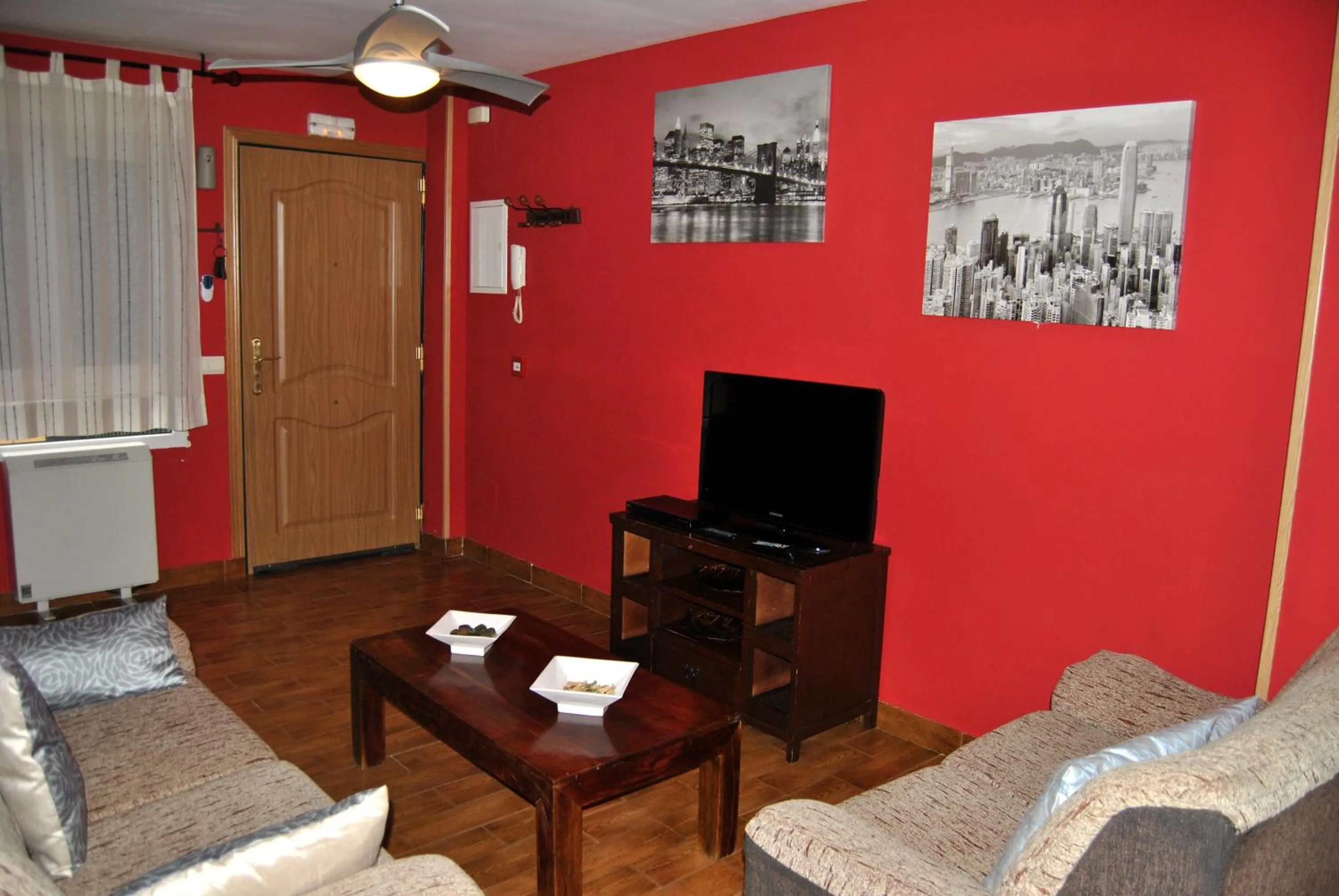 TV and multimedia in Apartahotel Rural CollaRubio Luxury