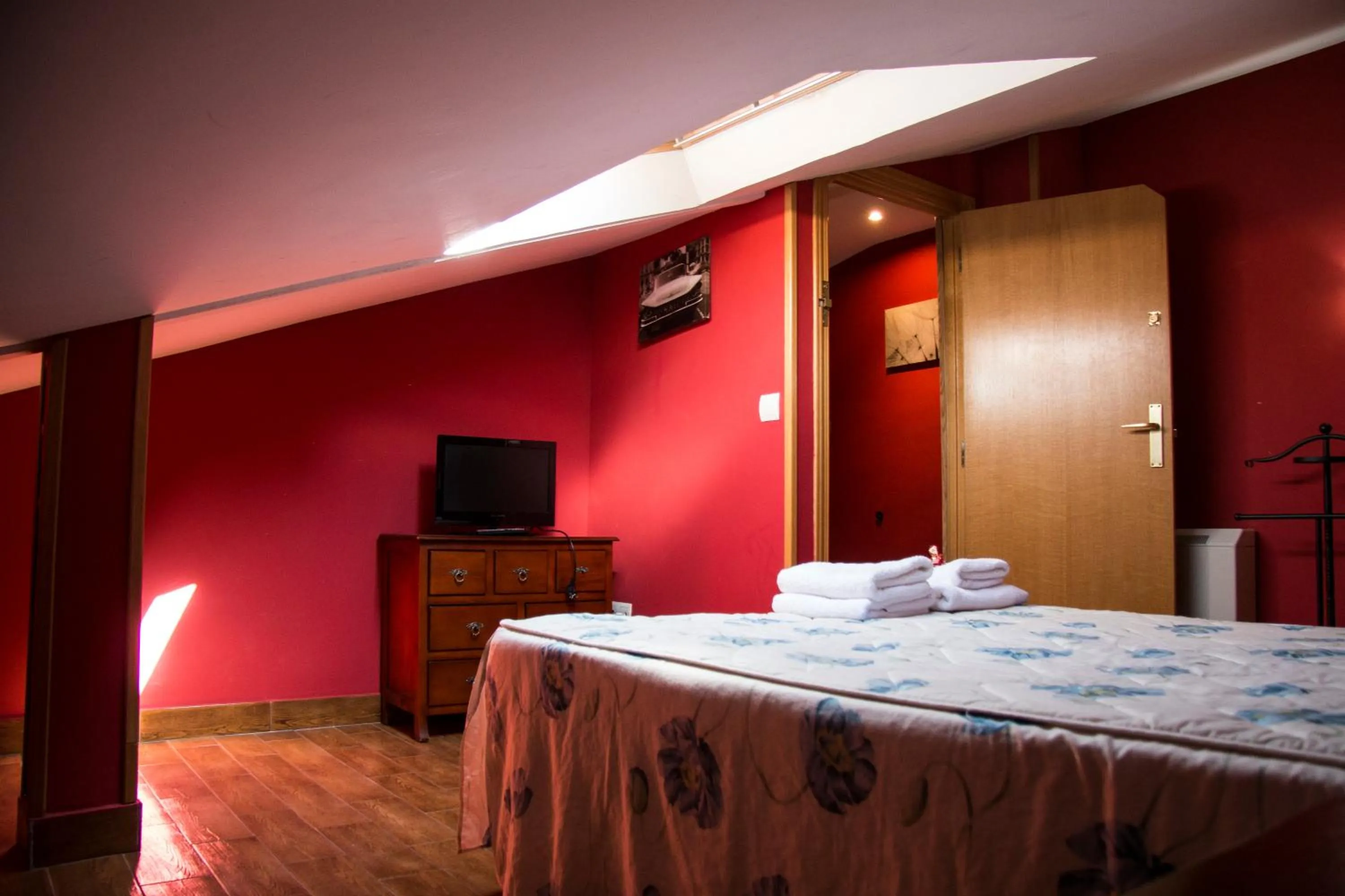 Bedroom, Bed in Apartahotel Rural CollaRubio Luxury