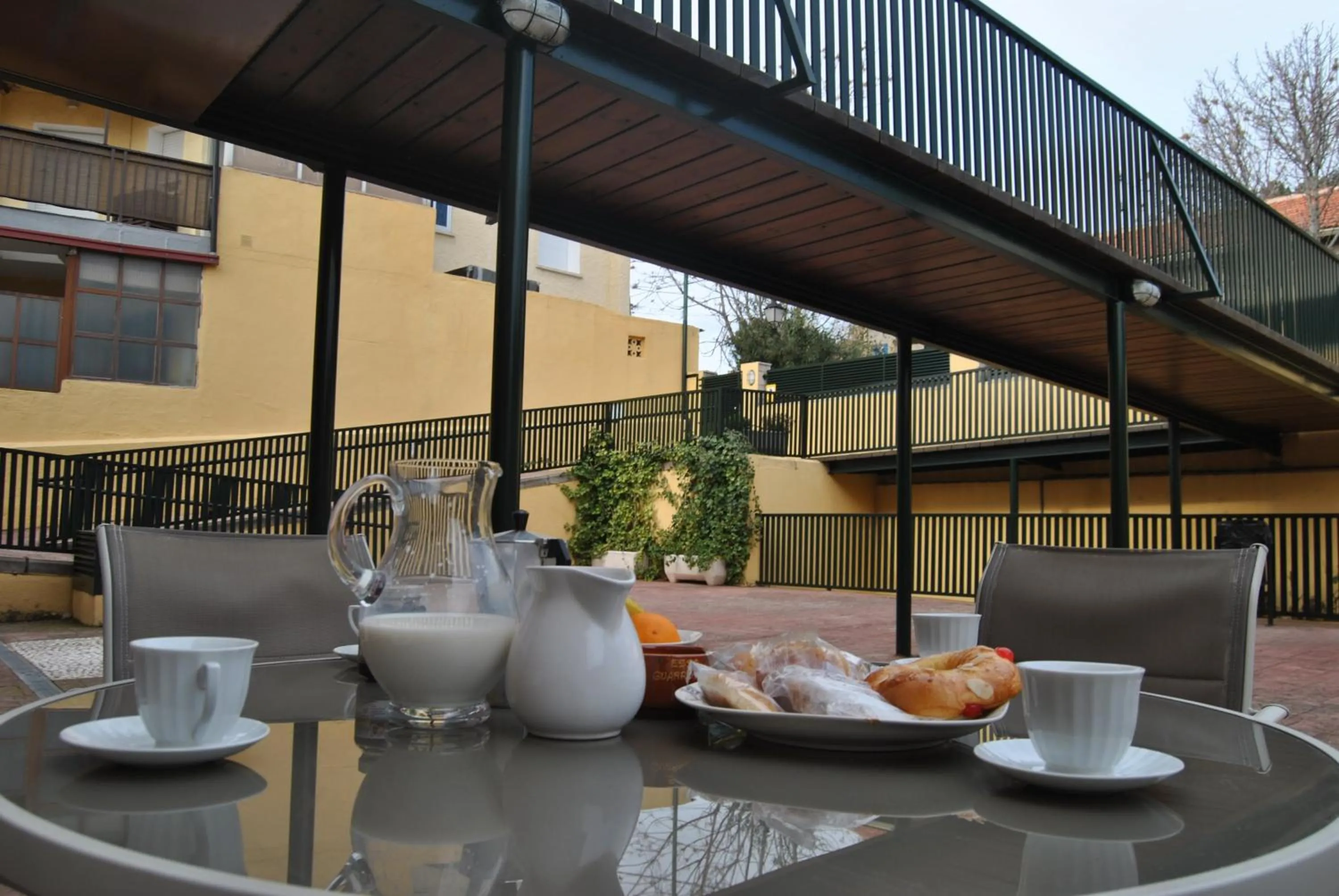 Food and drinks in Apartahotel Rural CollaRubio Luxury