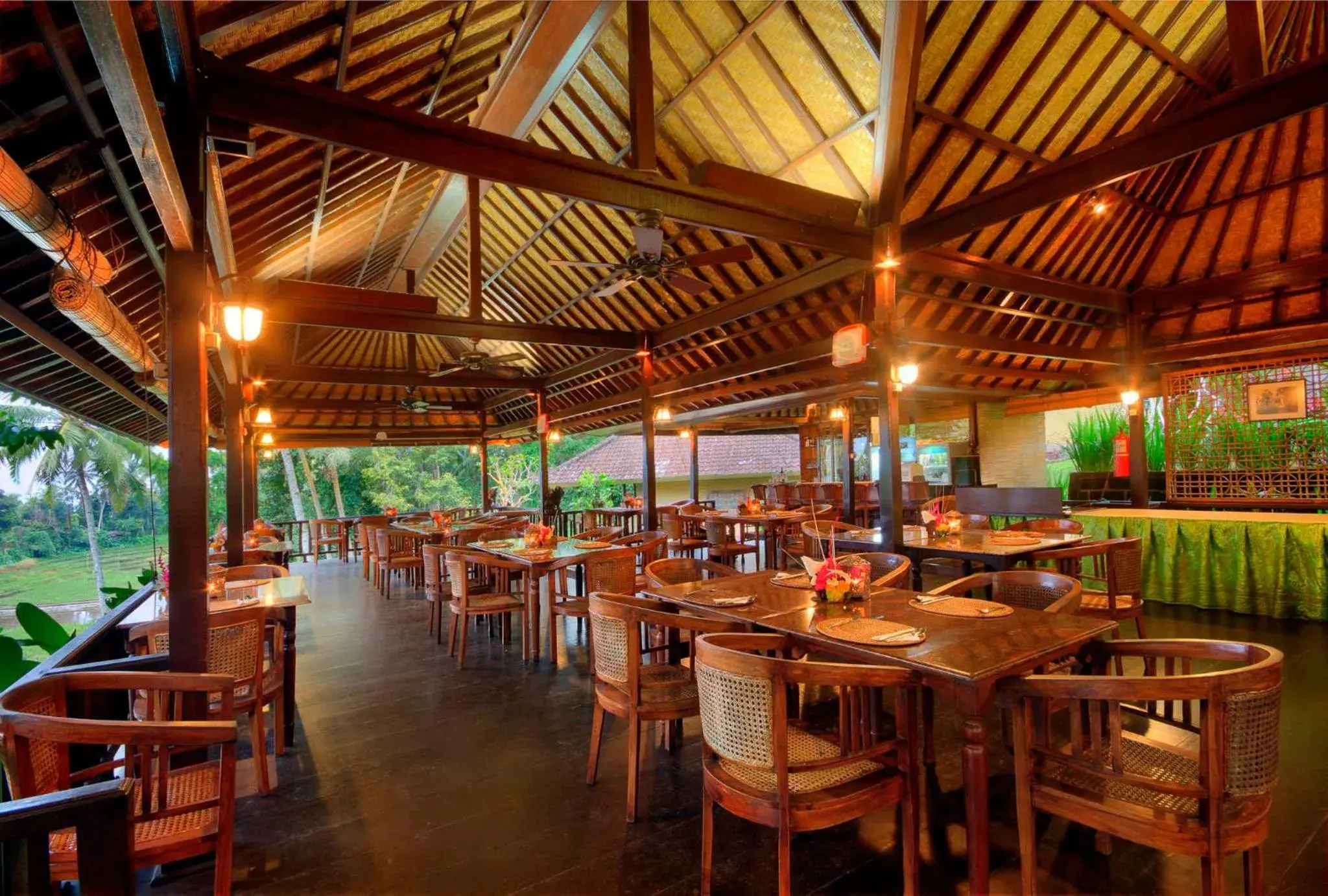 Restaurant/places to eat in Cempaka Belimbing Villa Restaurant/places to eat in Cempaka Belimbing Villa