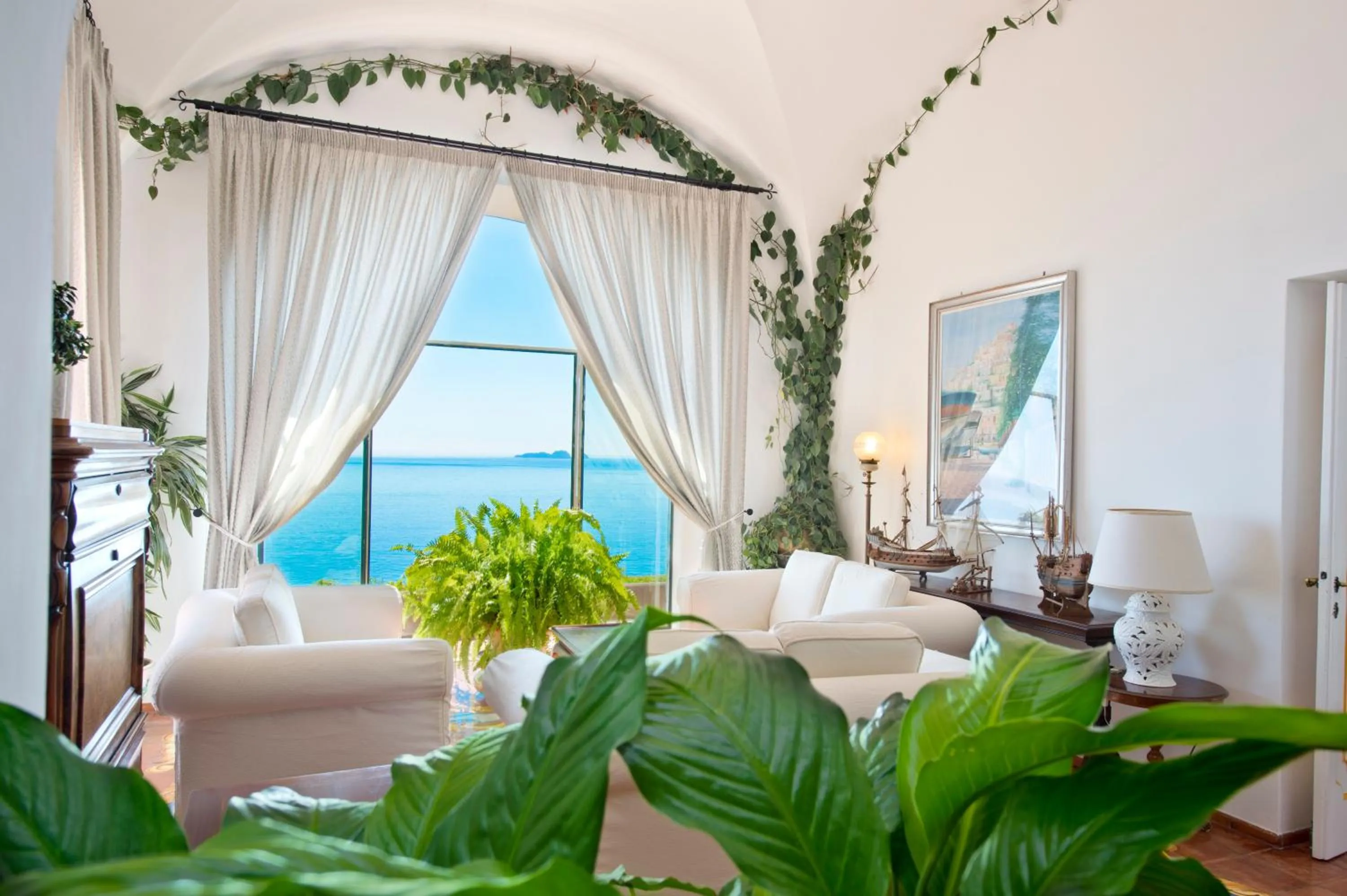 Communal lounge/ TV room in Hotel Marincanto