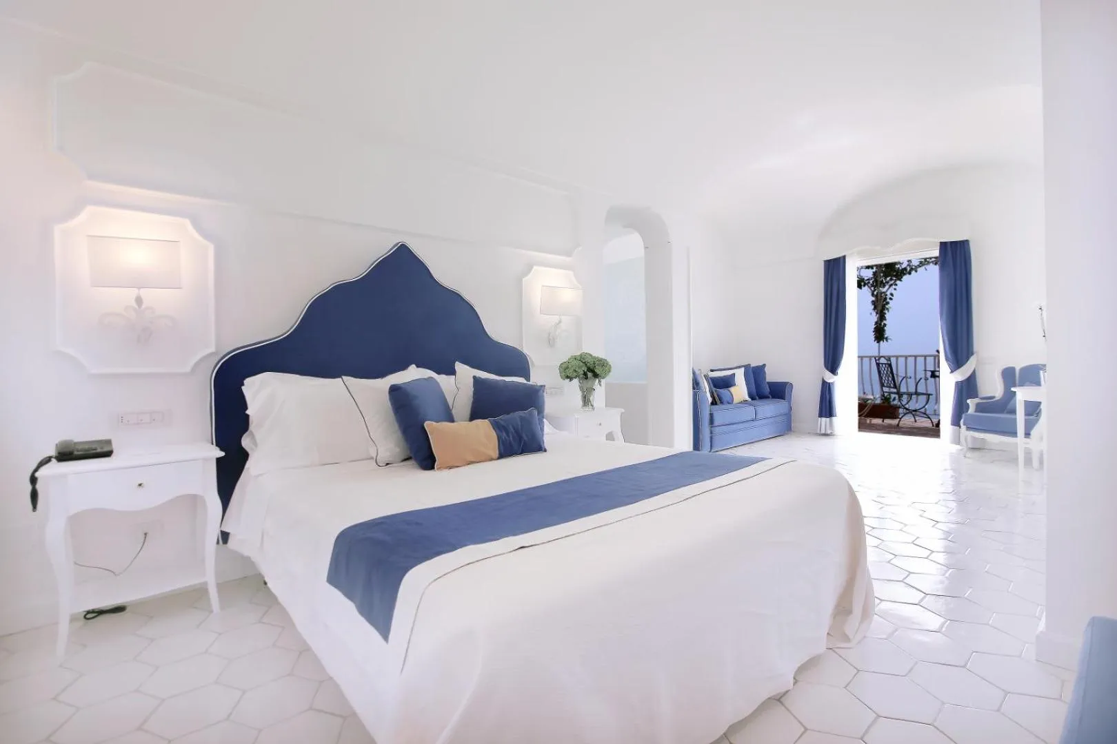 Bed in Hotel Marincanto