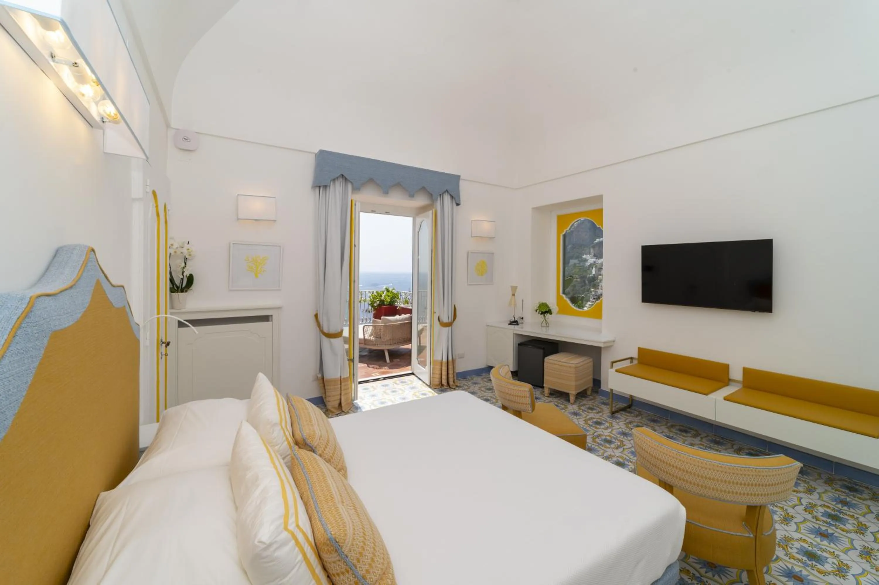 Bed in Hotel Marincanto