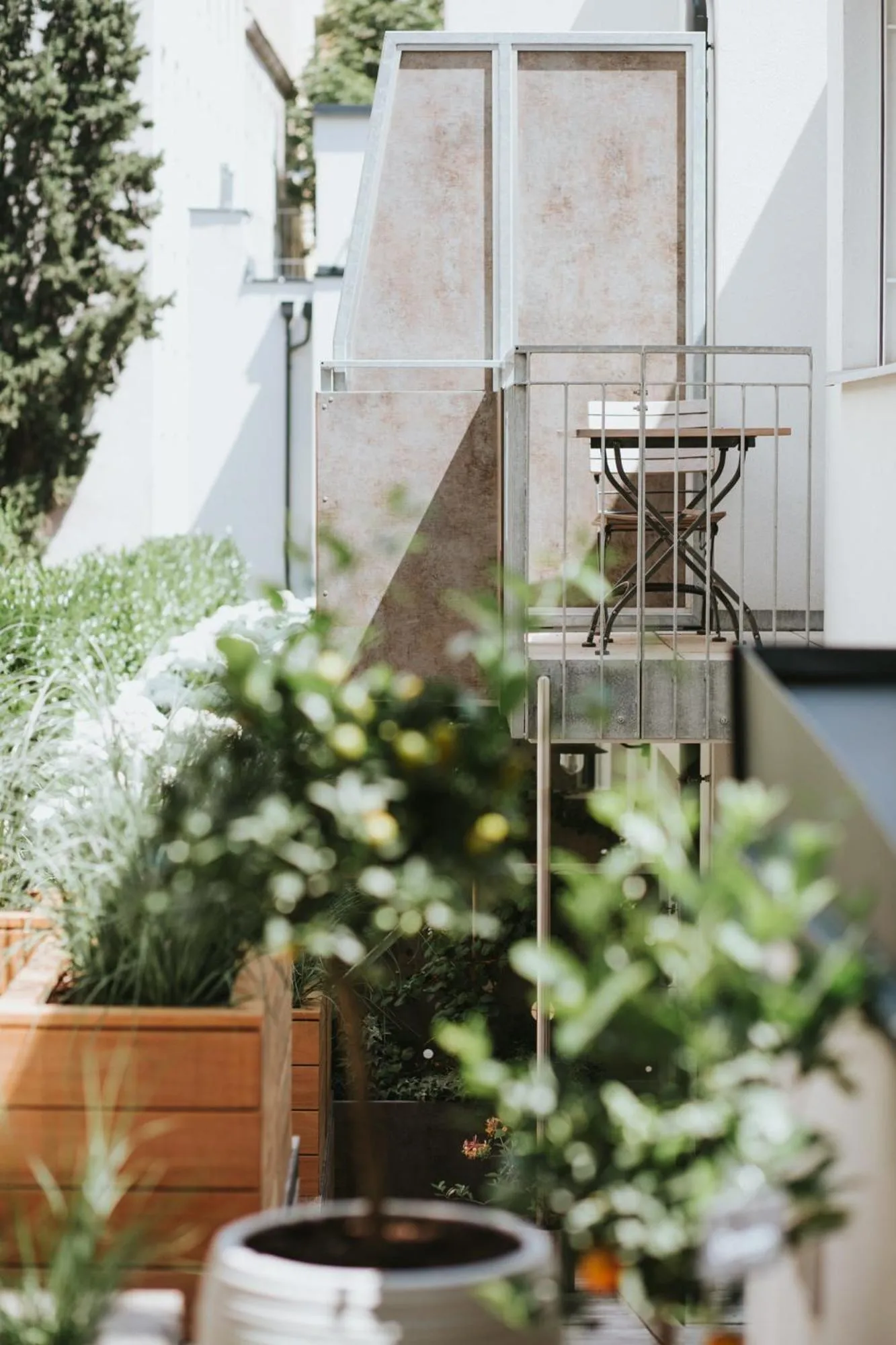 Lounge or bar in Parks 73 The Townhouse Hotel