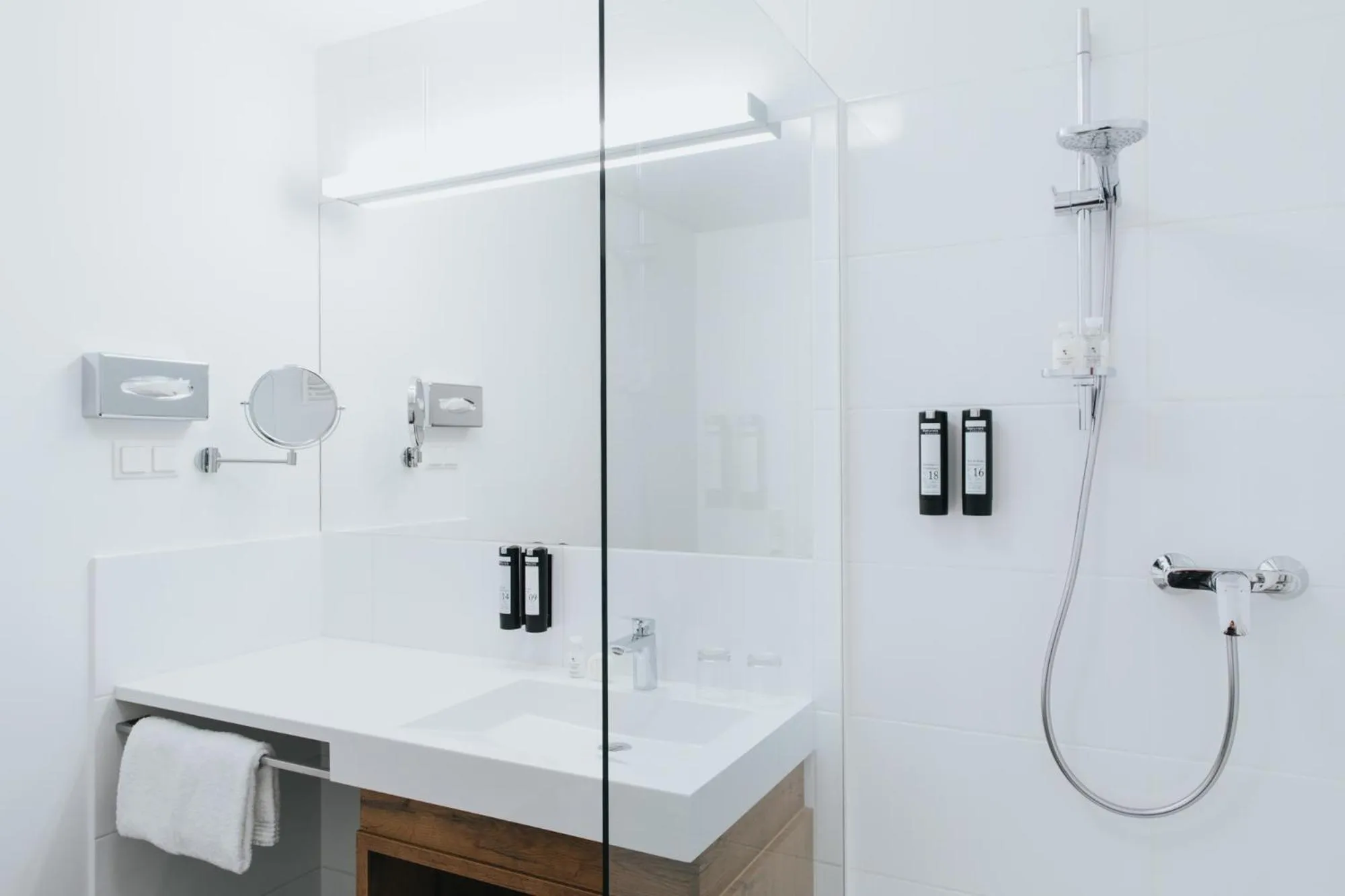 Bathroom in Parks 73 The Townhouse Hotel