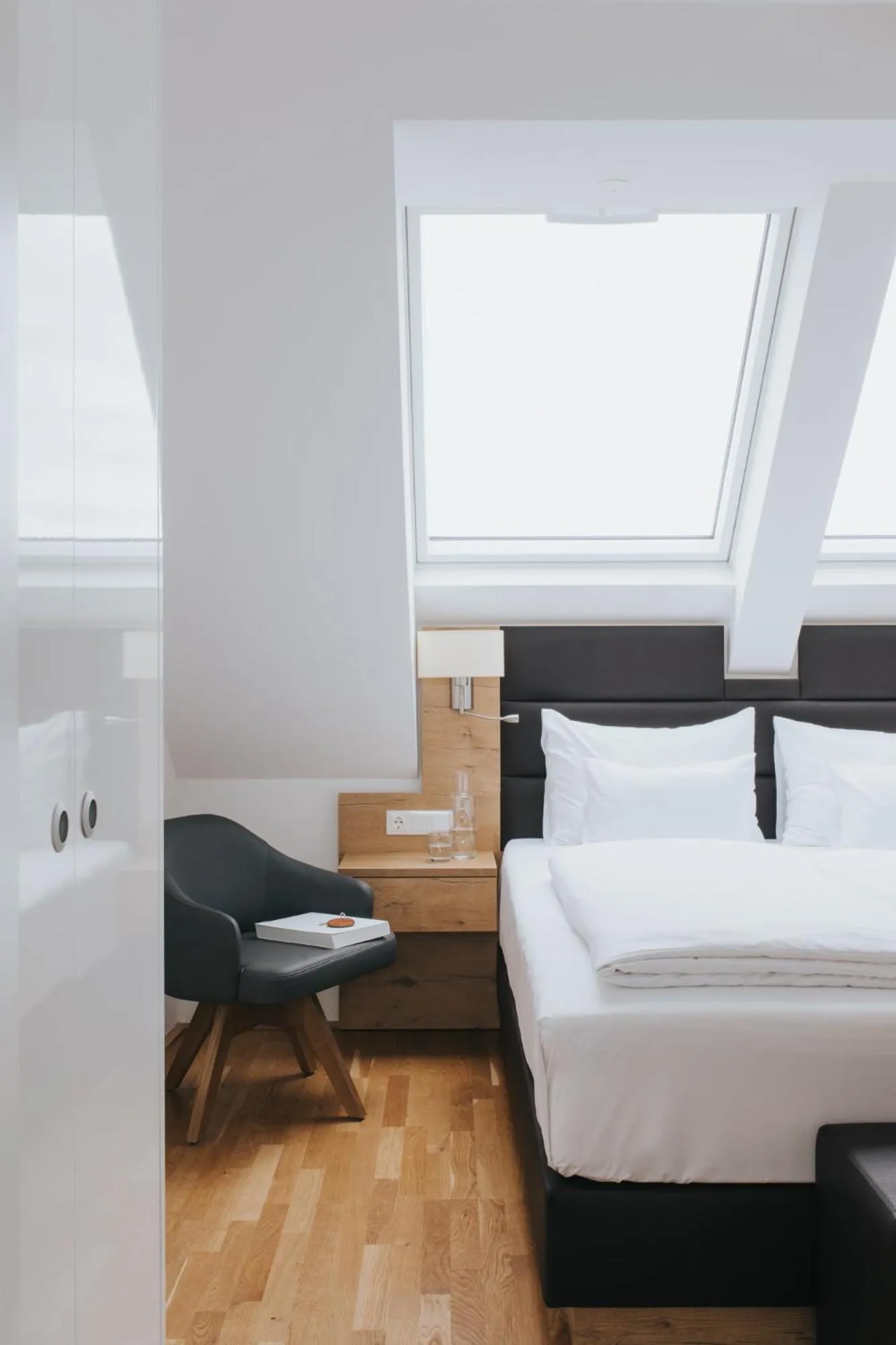 Bedroom, Bed in Parks 73 The Townhouse Hotel