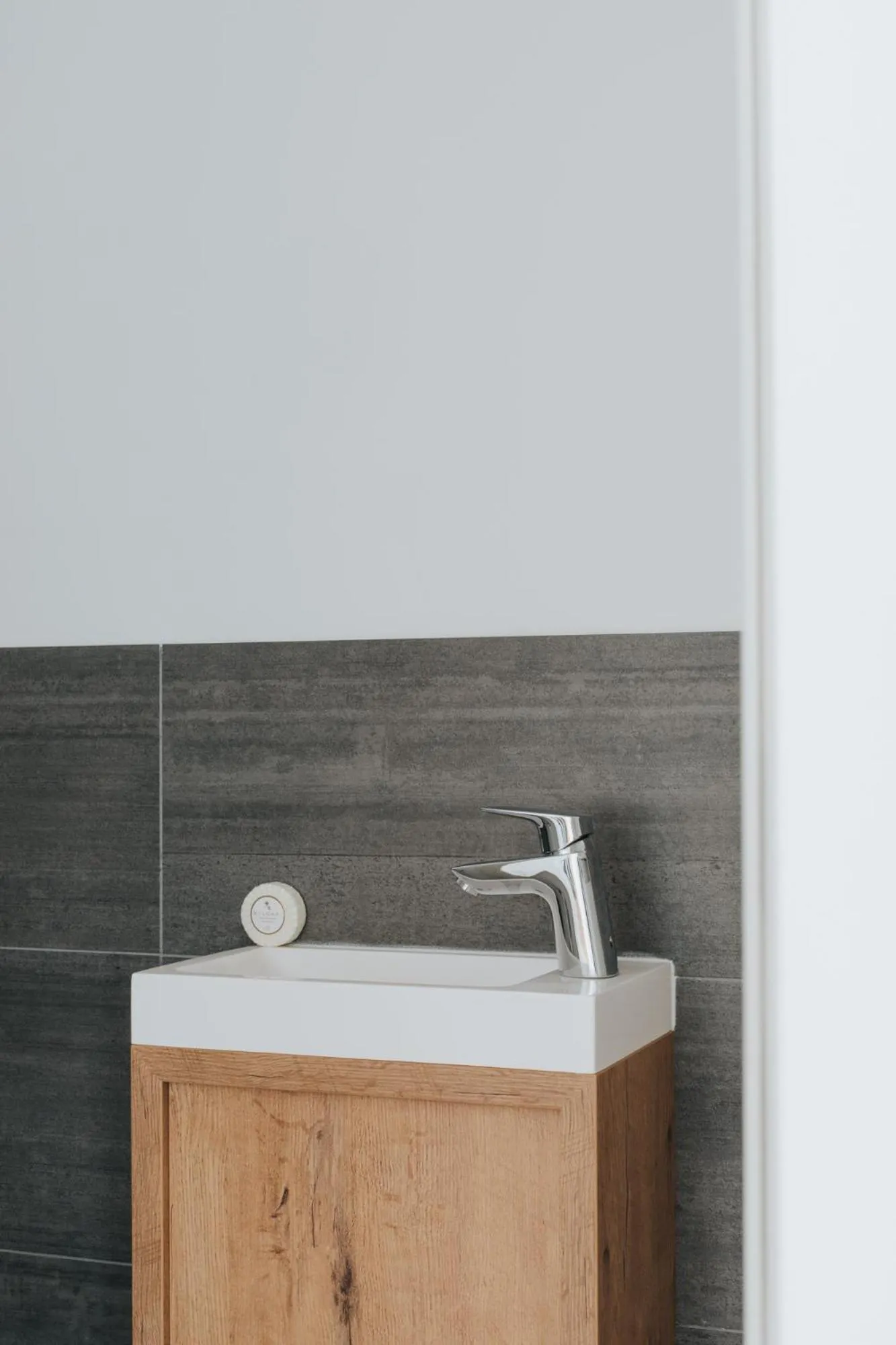 Toilet in Parks 73 The Townhouse Hotel