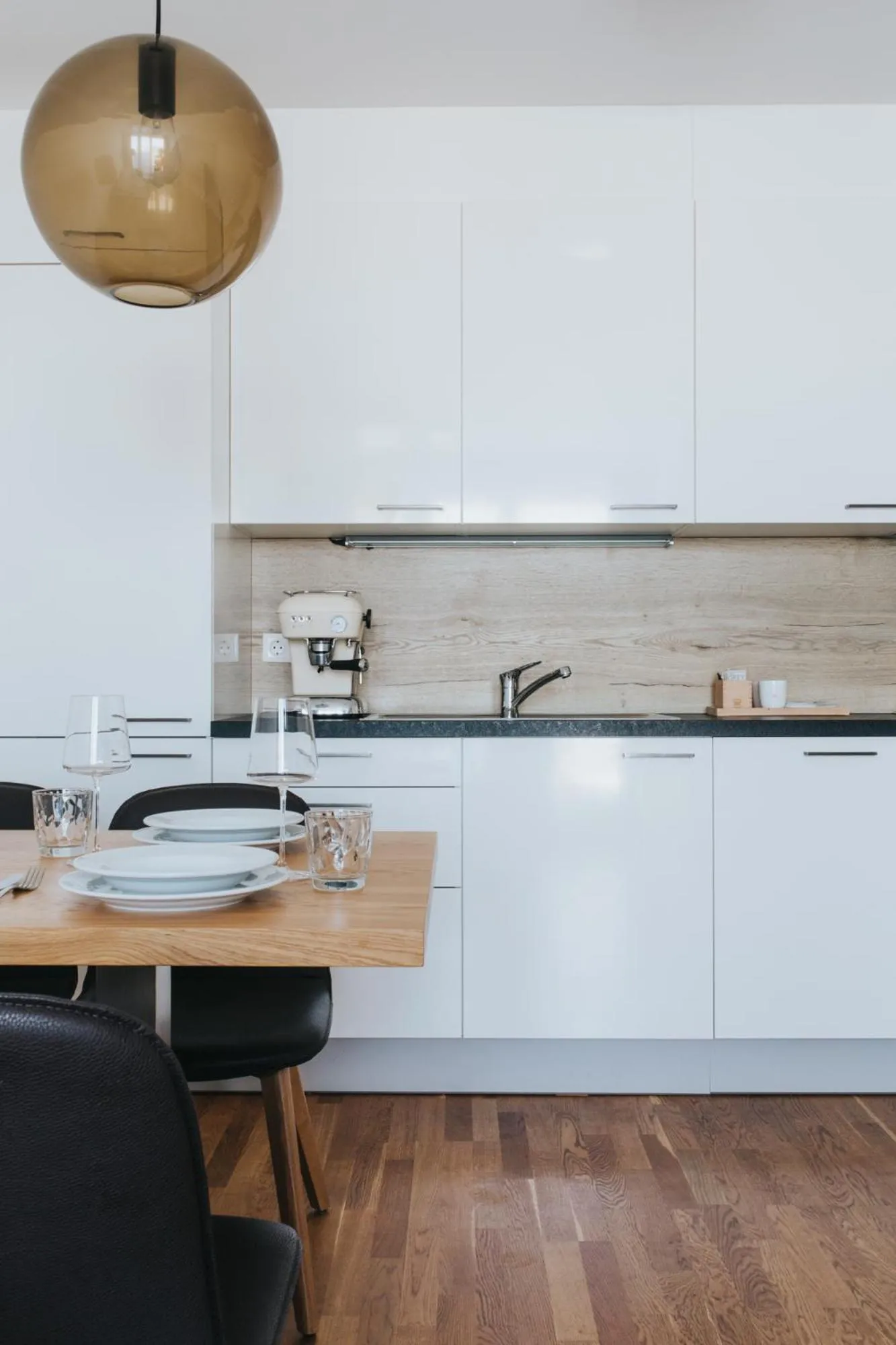 Kitchen or kitchenette in Parks 73 The Townhouse Hotel