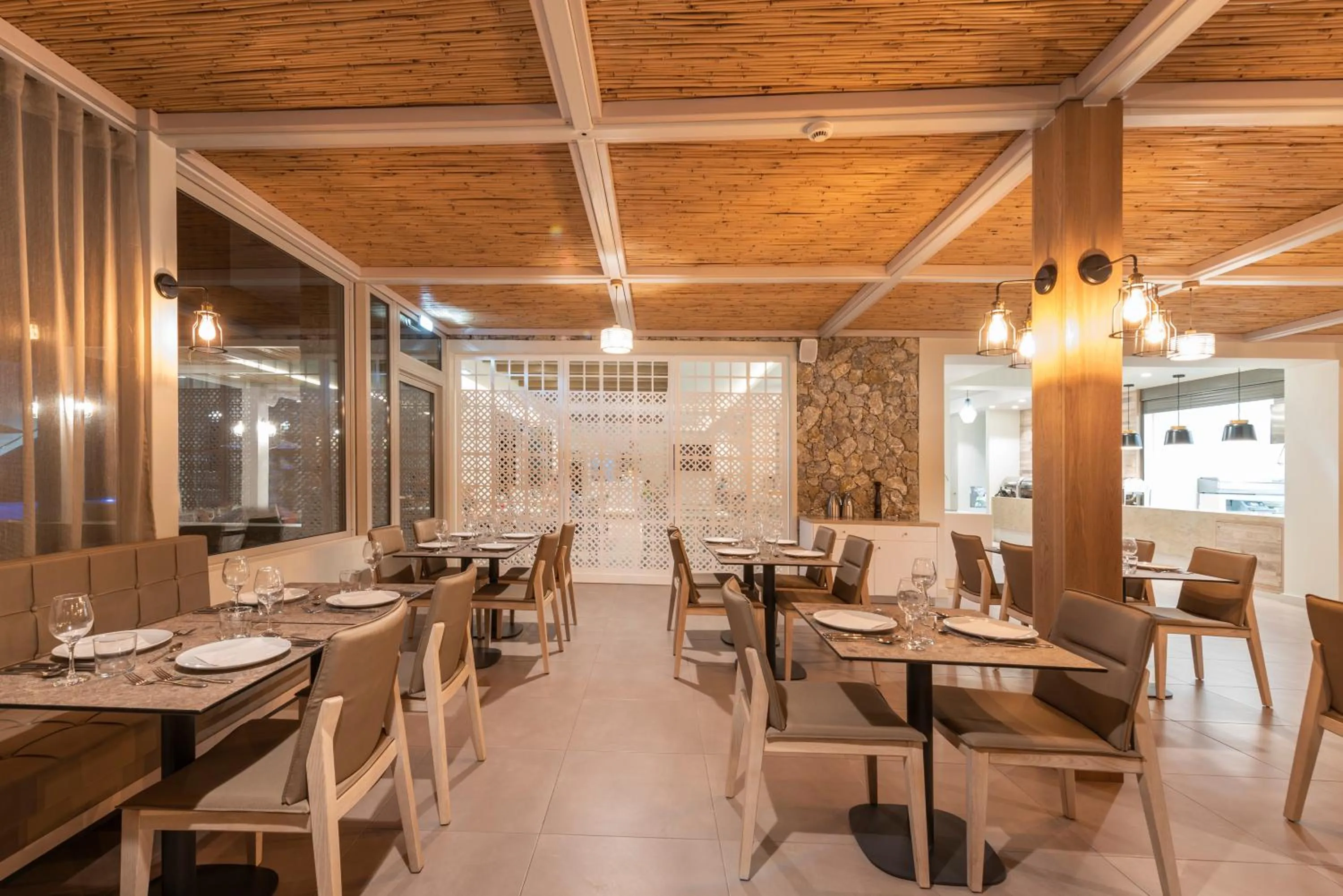 Restaurant/places to eat in Apollon Windmill Boutique Hotel - Adults Only