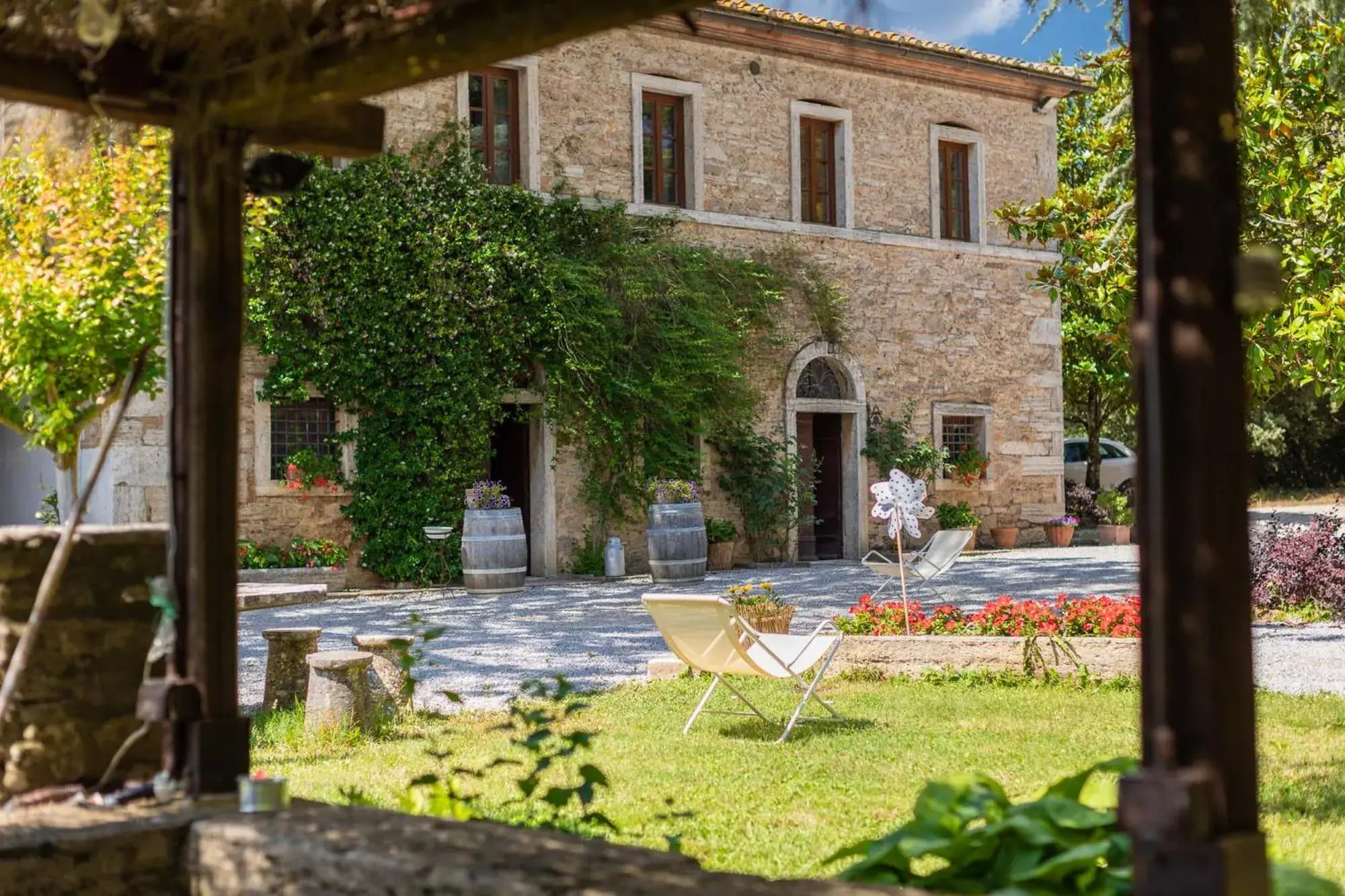 Agriturismo diffuso Tenuta Armaiolo - widespread farmhouse Agriturismo diffuso Tenuta Armaiolo - widespread farmhouse