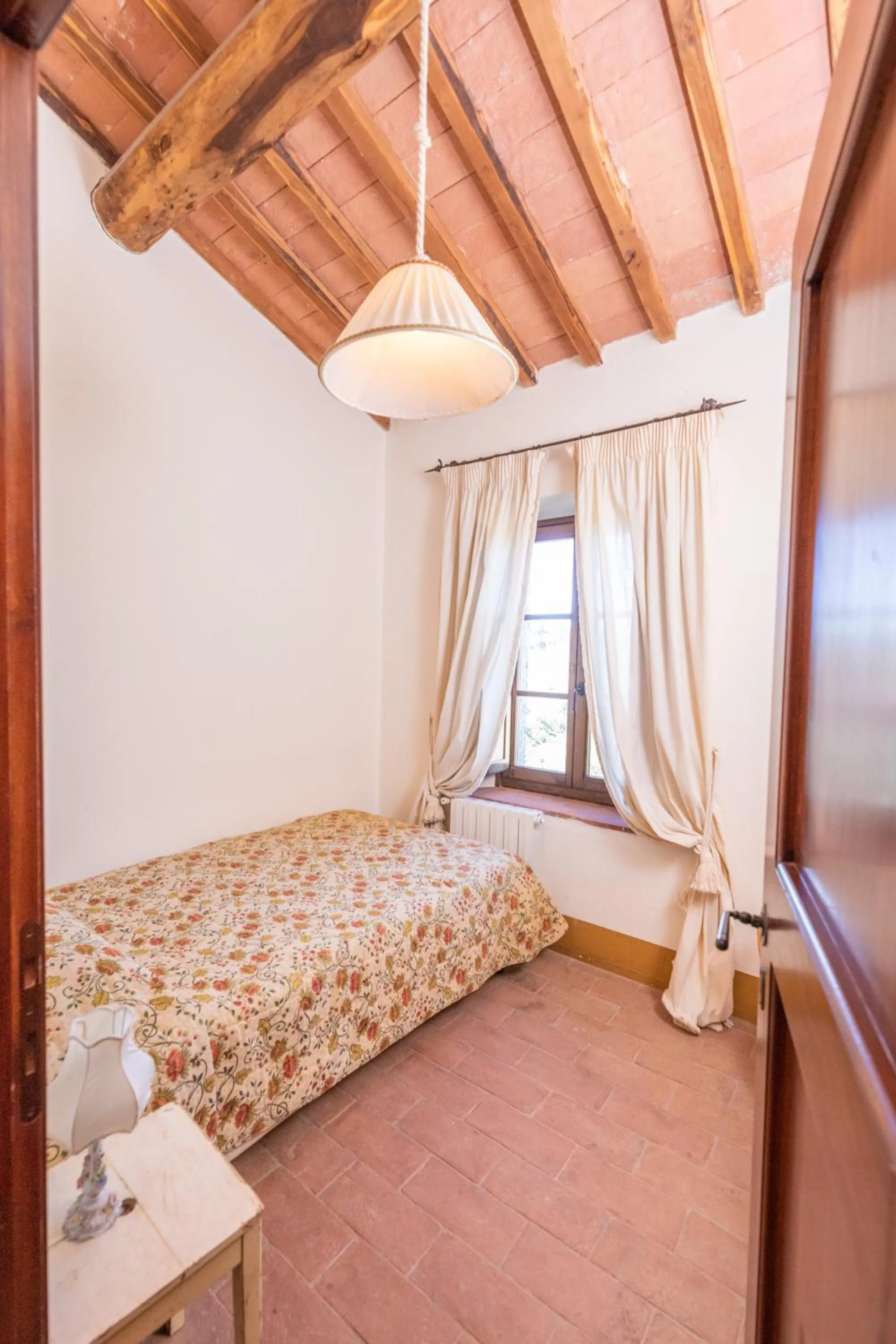 Two-Bedroom Apartment with Pool View in Agriturismo diffuso Tenuta Armaiolo - widespread farmhouse