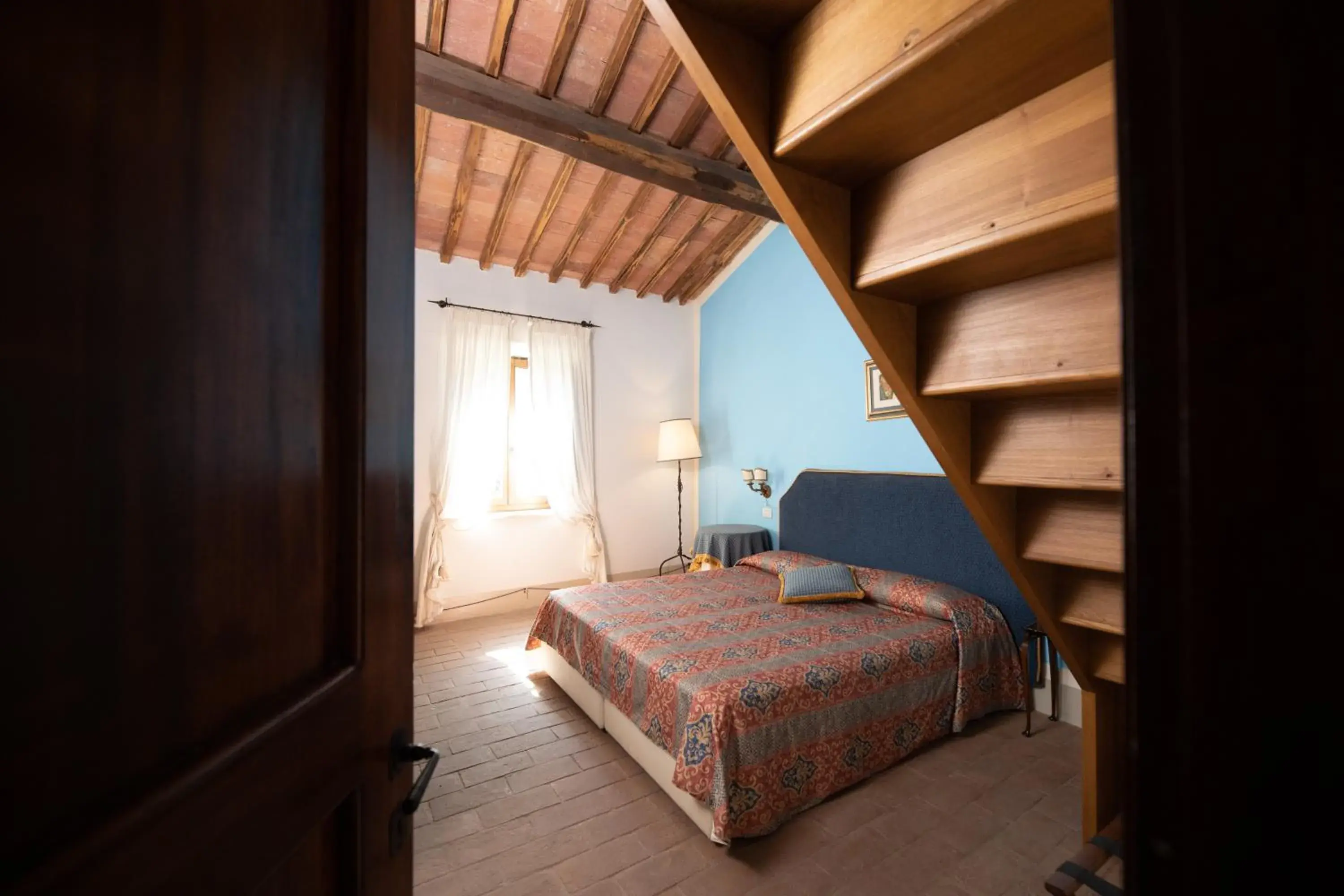 Three-Bedroom Apartment - Separate Building in Agriturismo diffuso Tenuta Armaiolo - widespread farmhouse Three-Bedroom Apartment - Separate Building in Agriturismo diffuso Tenuta Armaiolo - widespread farmhouse