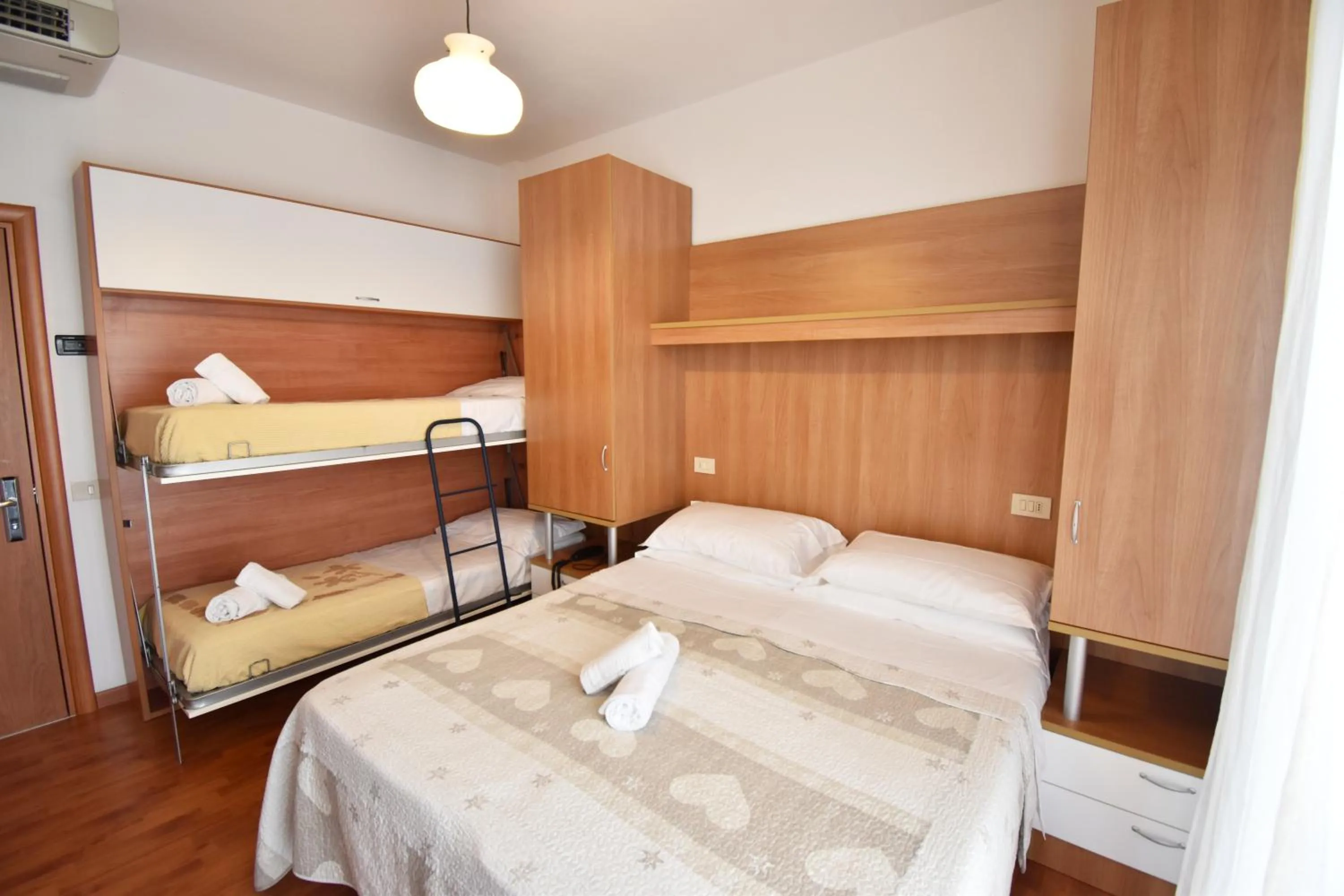 Bedroom, Bed in Hotel Galles