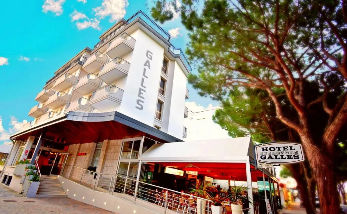 Property building in Hotel Galles