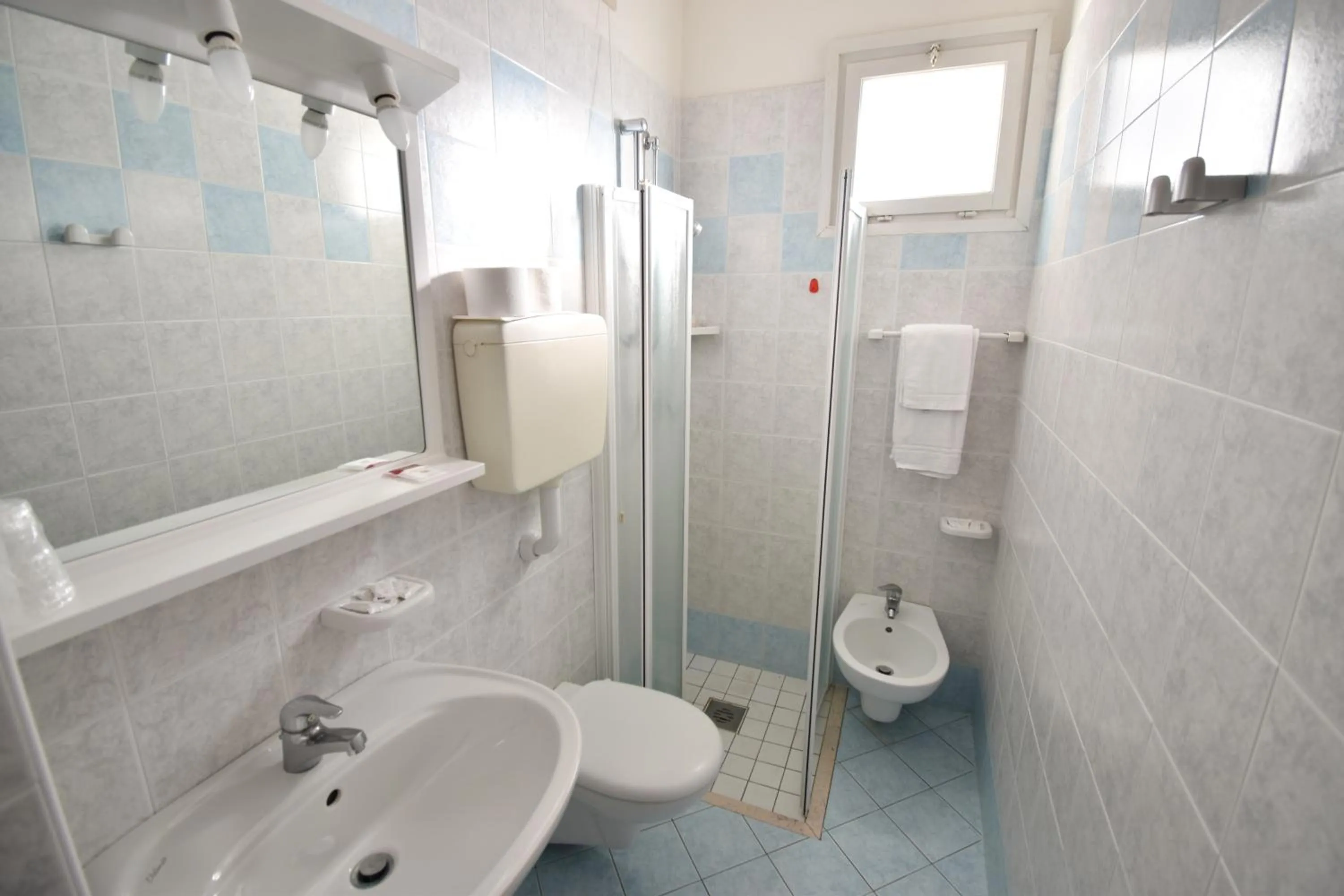 Shower in Hotel Galles