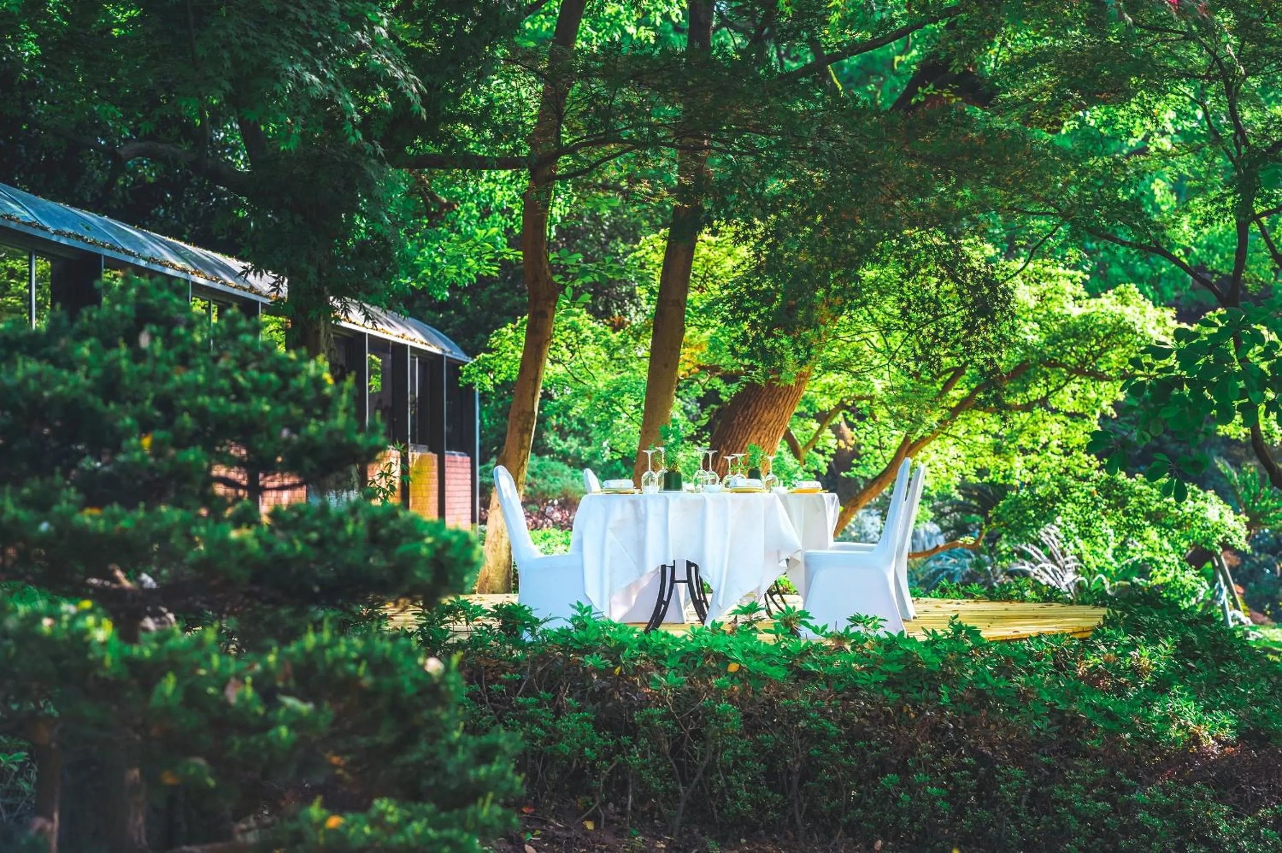 Facade/entrance in Shangri-La Hangzhou - The back garden of West Lake