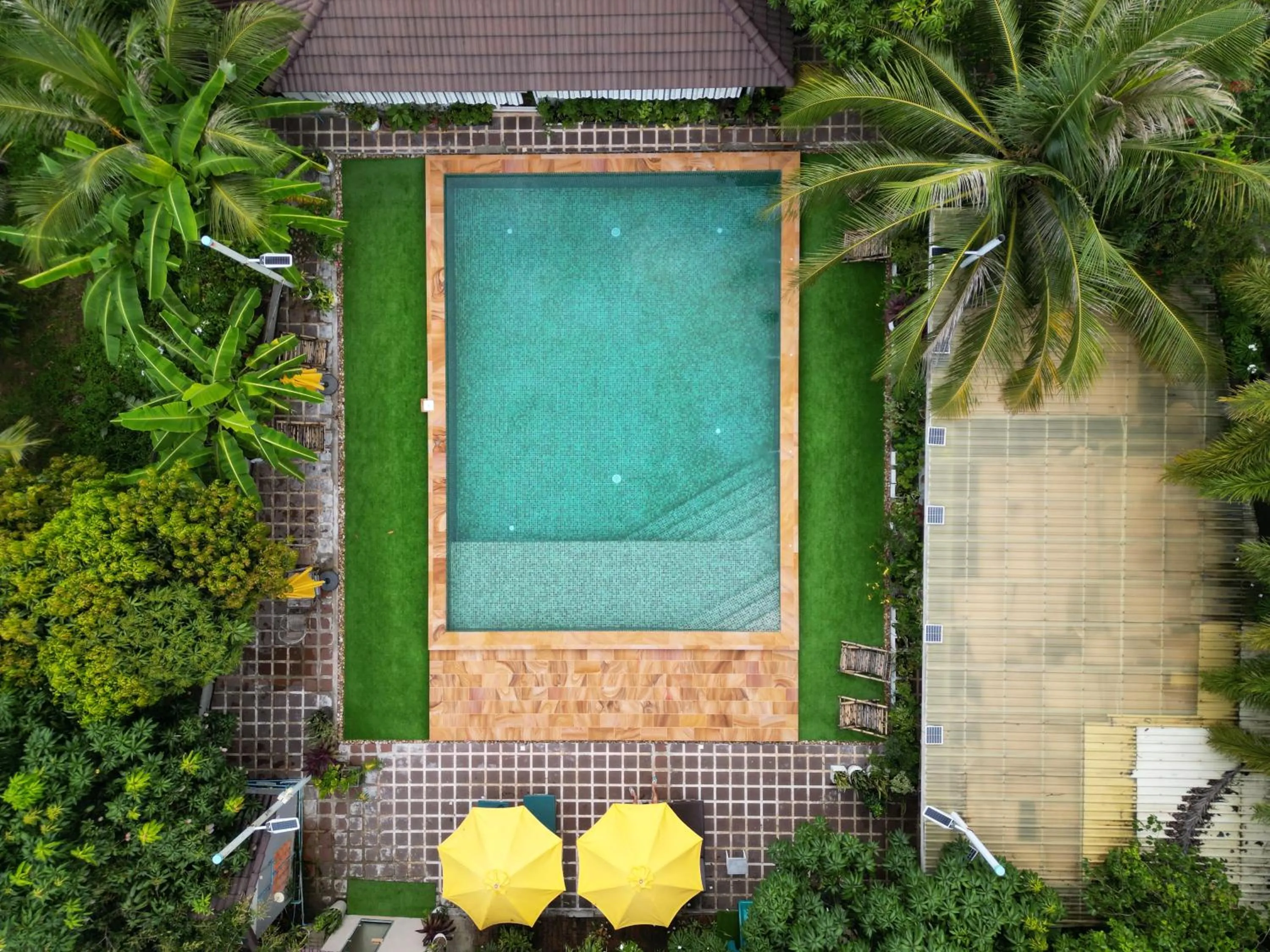 Pool view in Sanssouci Kep