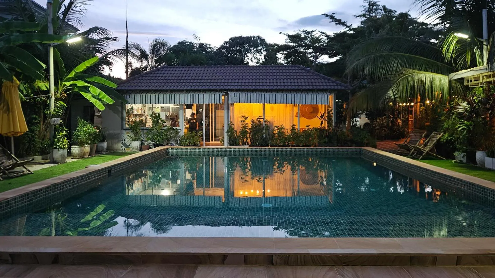 Swimming pool in Sanssouci Kep