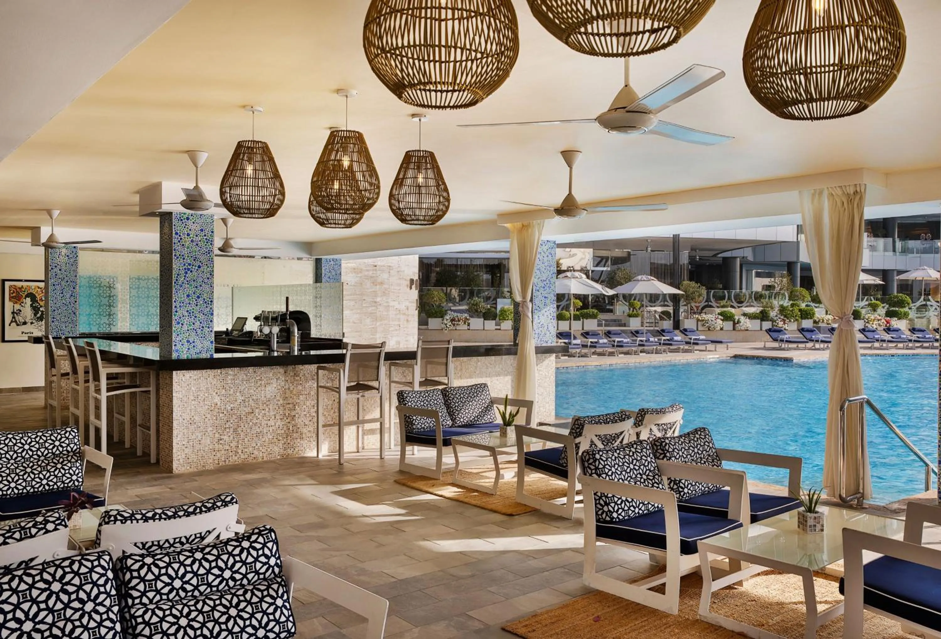 Restaurant/places to eat in Conrad Abu Dhabi Etihad Towers