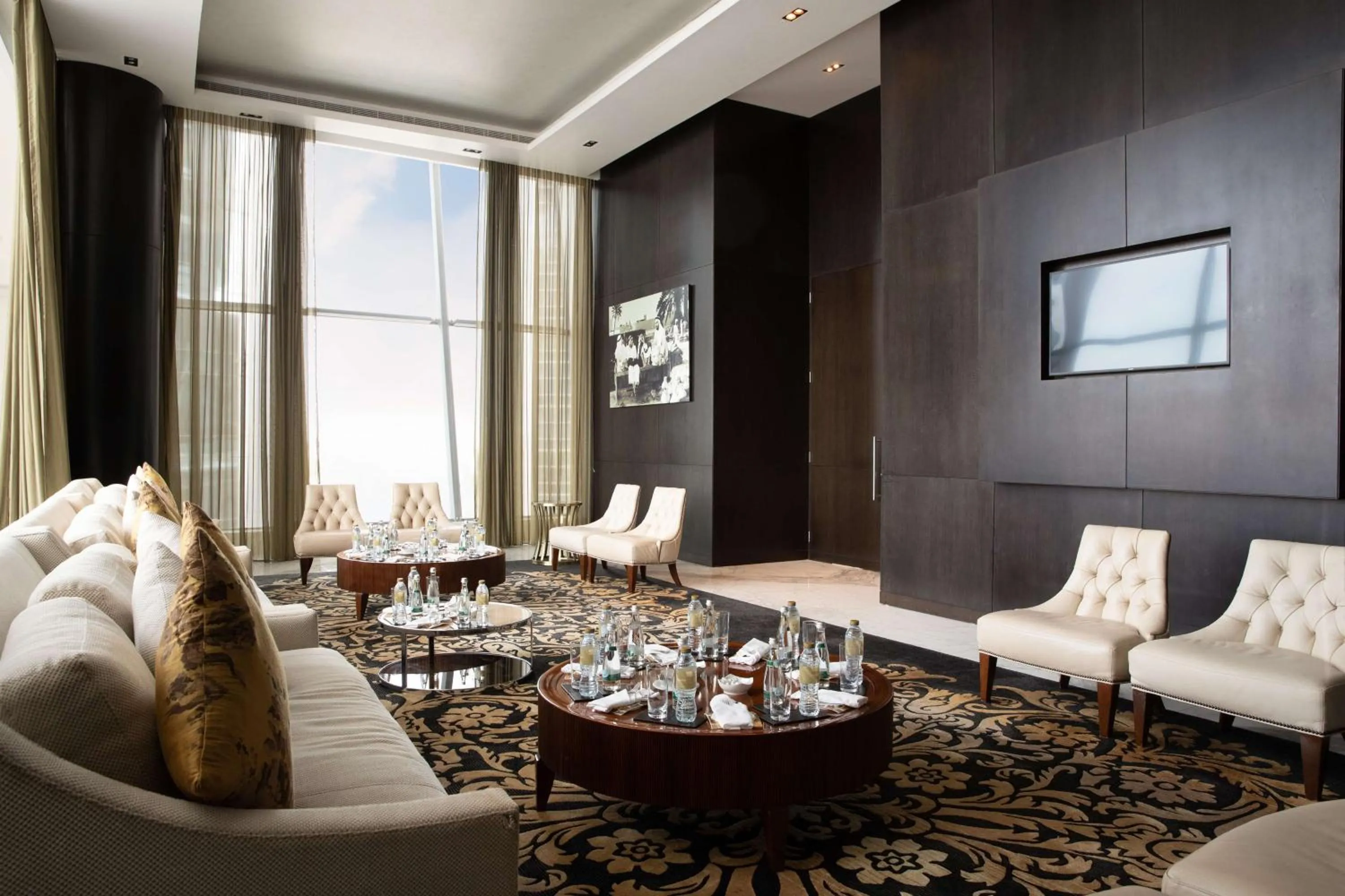Meeting/conference room in Conrad Abu Dhabi Etihad Towers