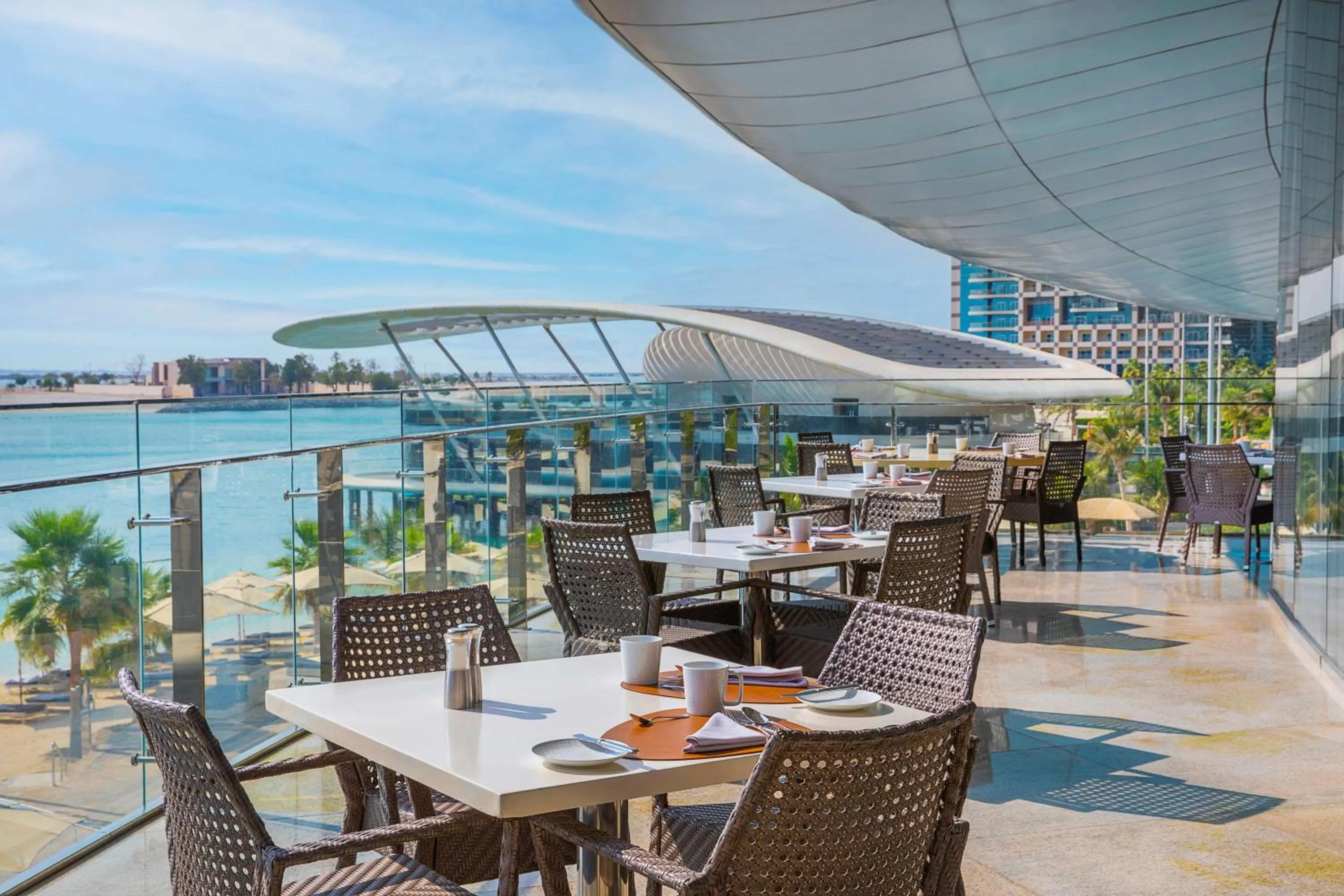 Restaurant/places to eat in Conrad Abu Dhabi Etihad Towers