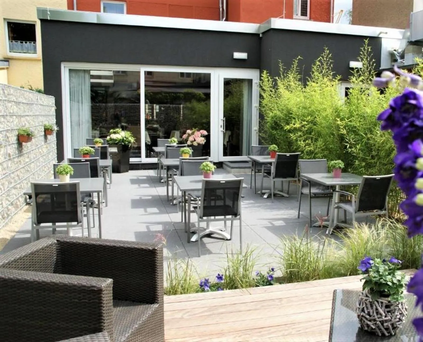 Restaurant/places to eat in Beau-Séjour