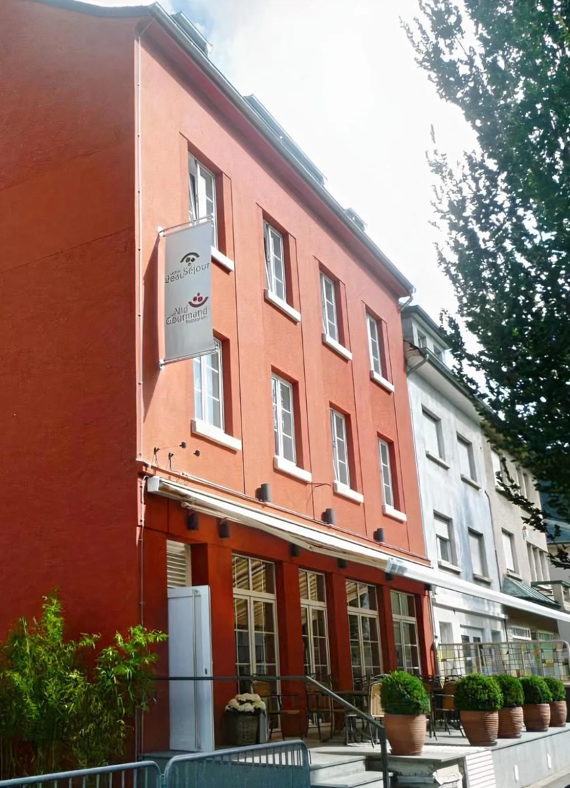 Property building in Beau-Séjour