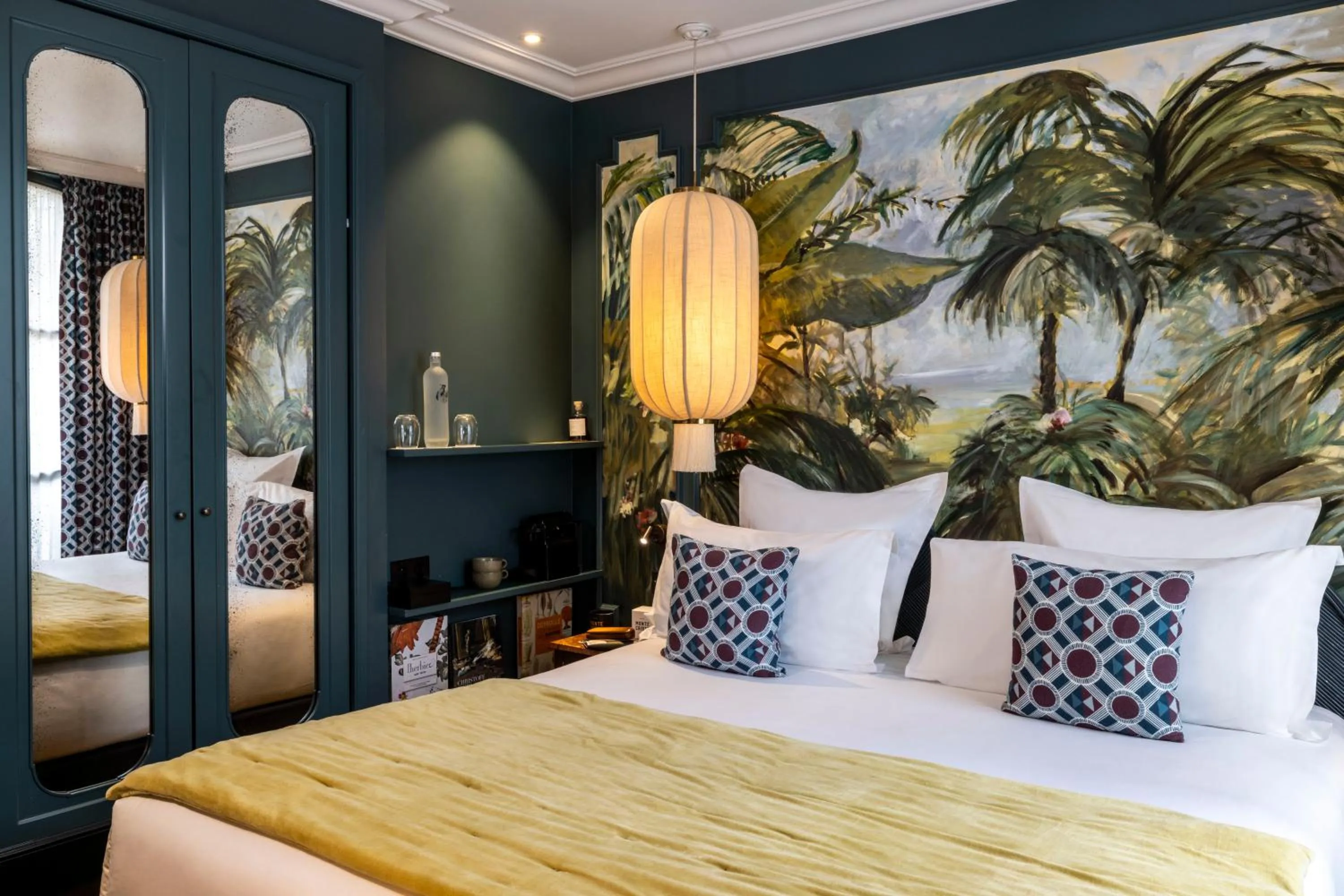 Bed in Hôtel Monte Cristo